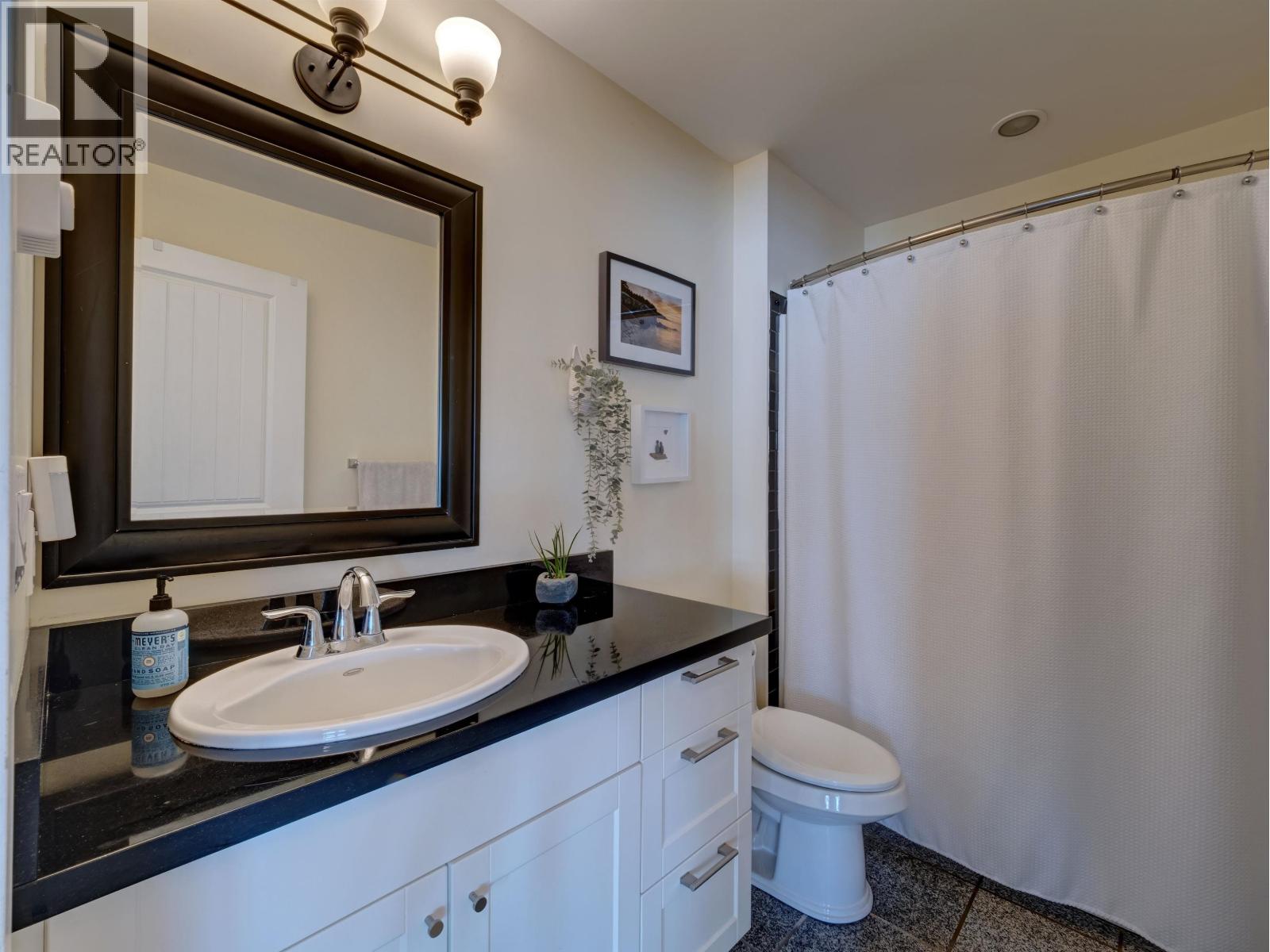 825 Bayview Heights Road Property Photo 25
