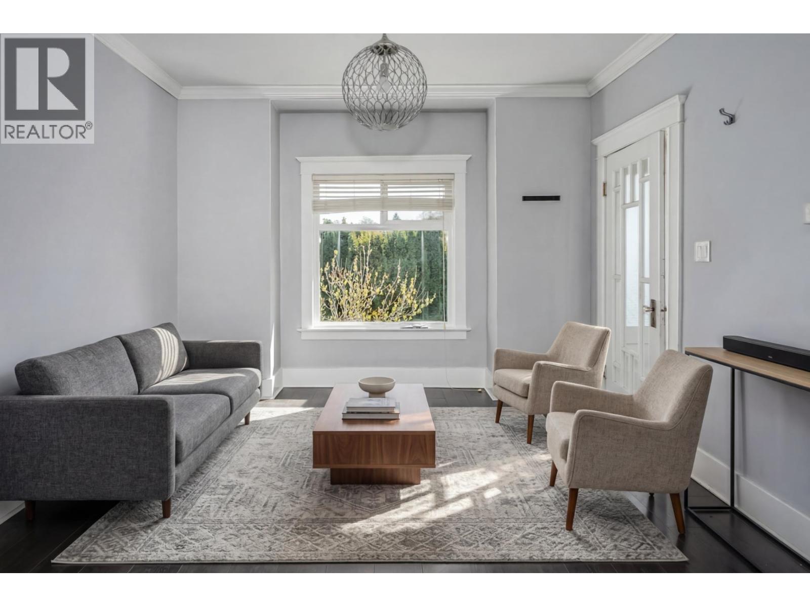 6085 Quebec Street Property Photo 5