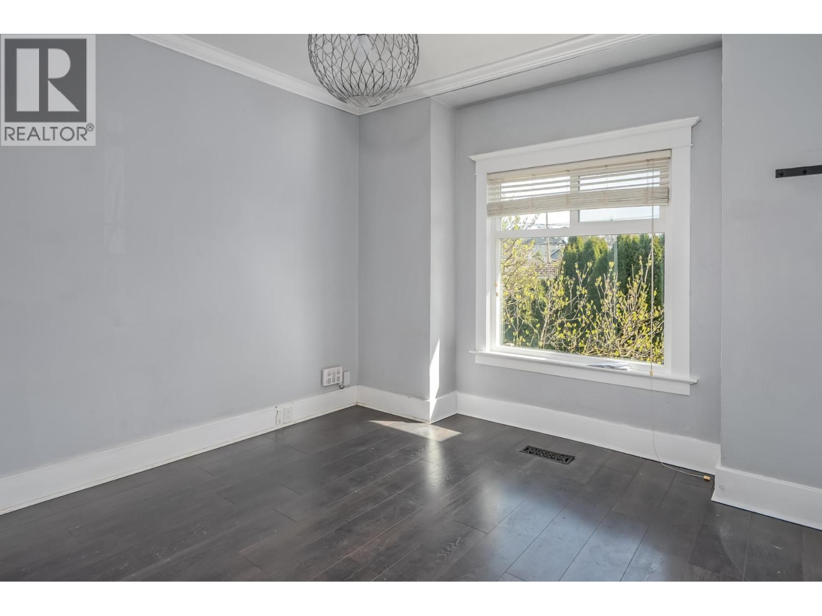 6085 Quebec Street Property Photo 7