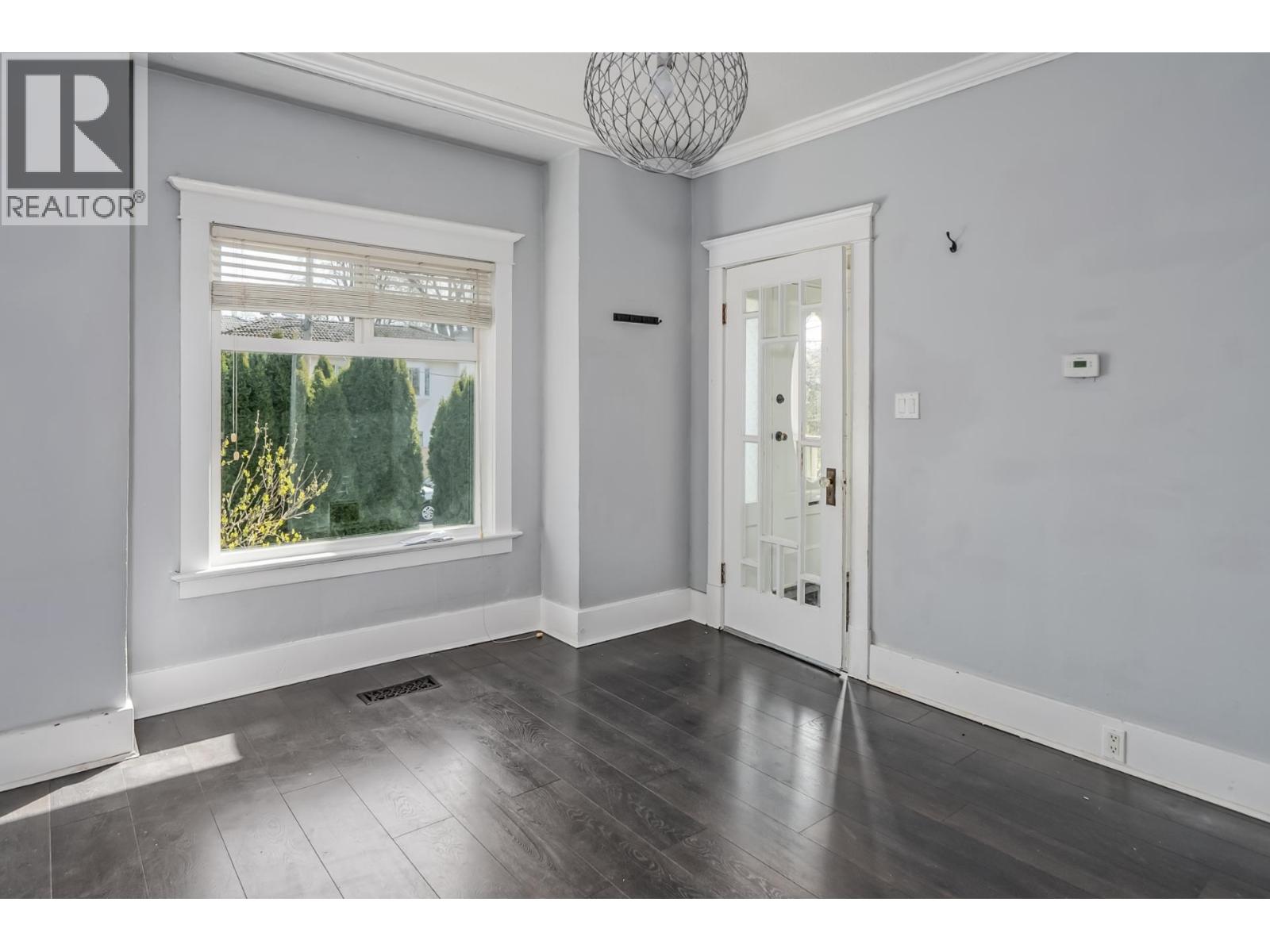 6085 Quebec Street Property Photo 9