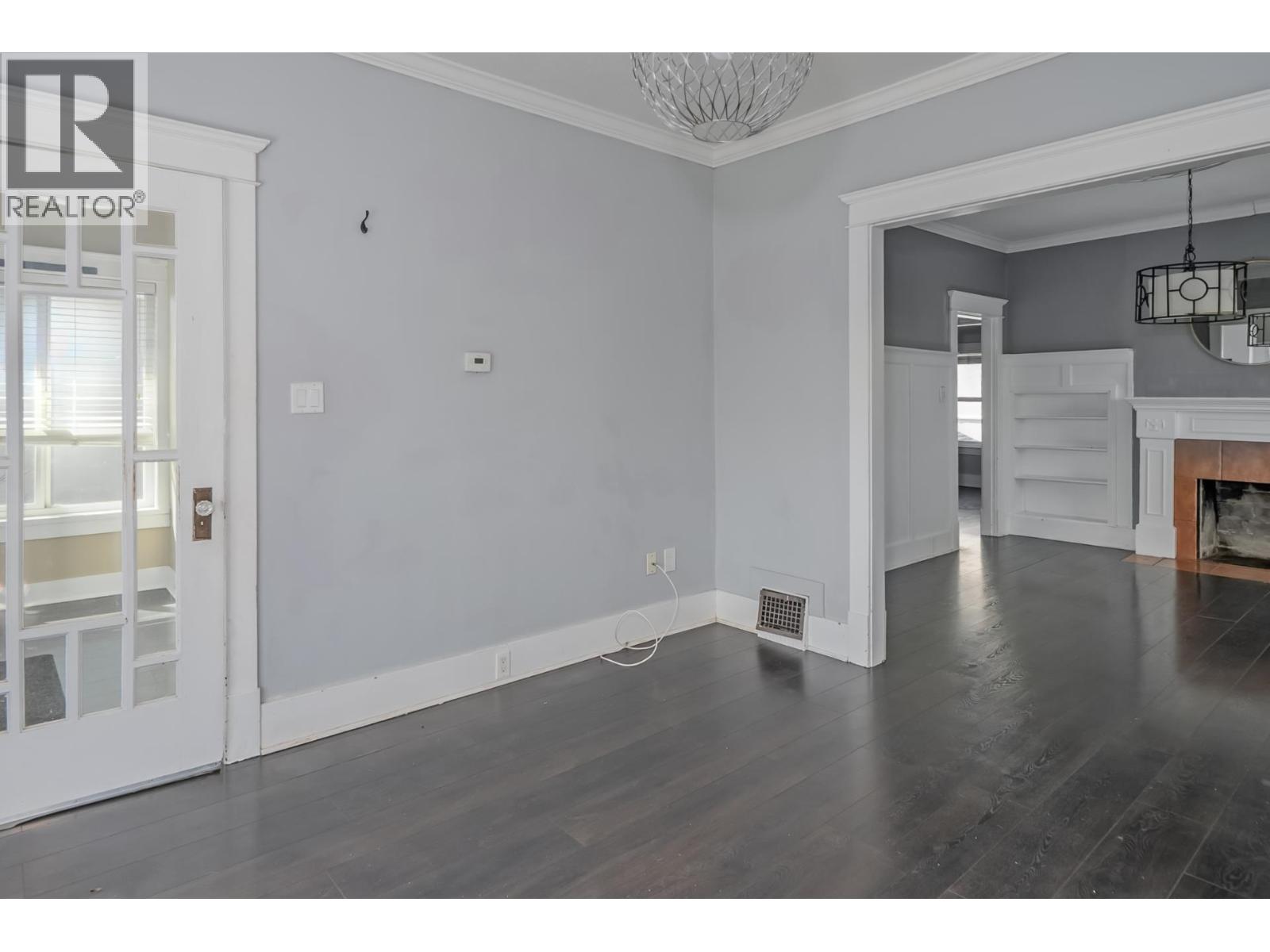6085 Quebec Street Property Photo 10