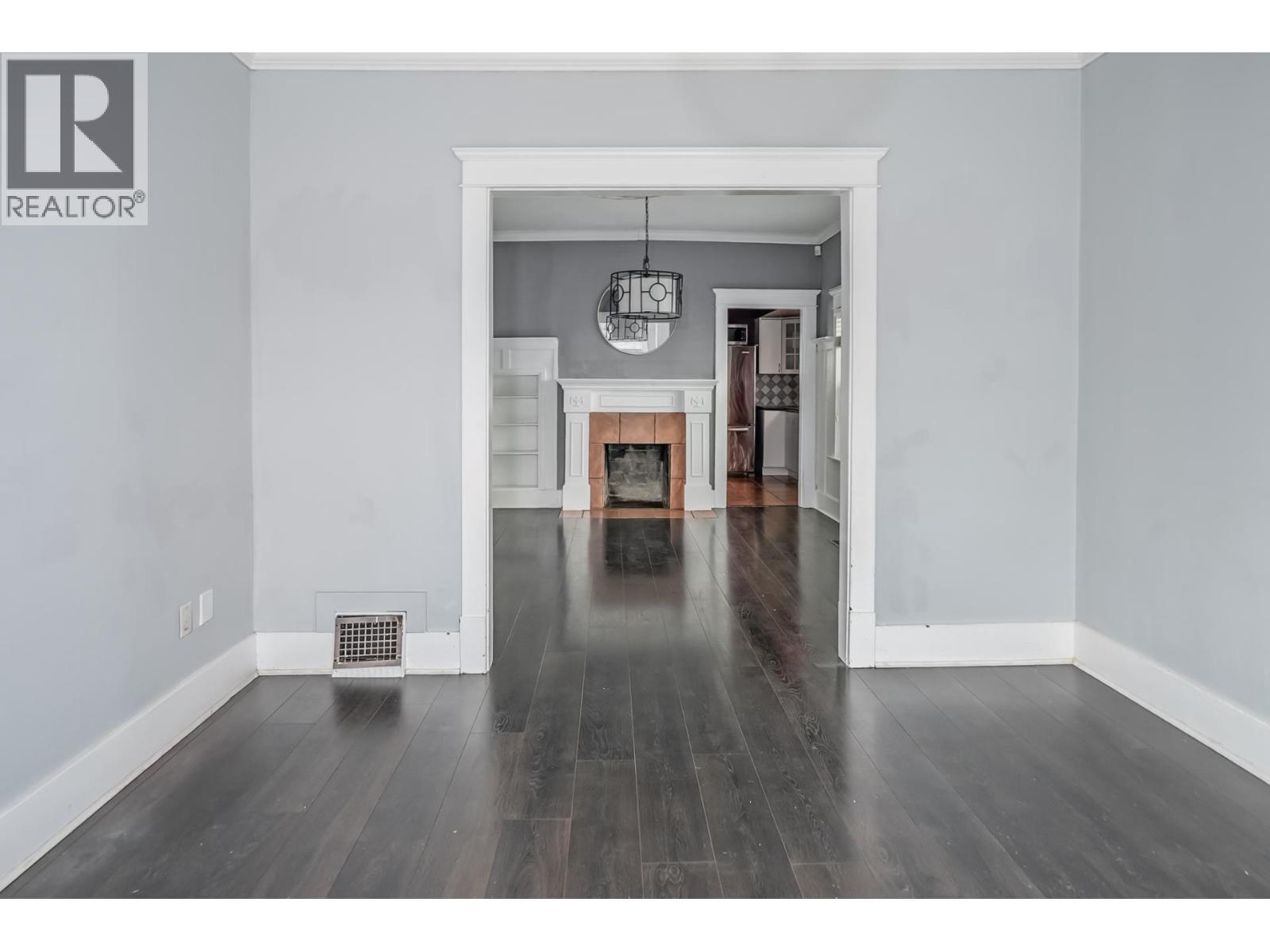 6085 Quebec Street Property Photo 11