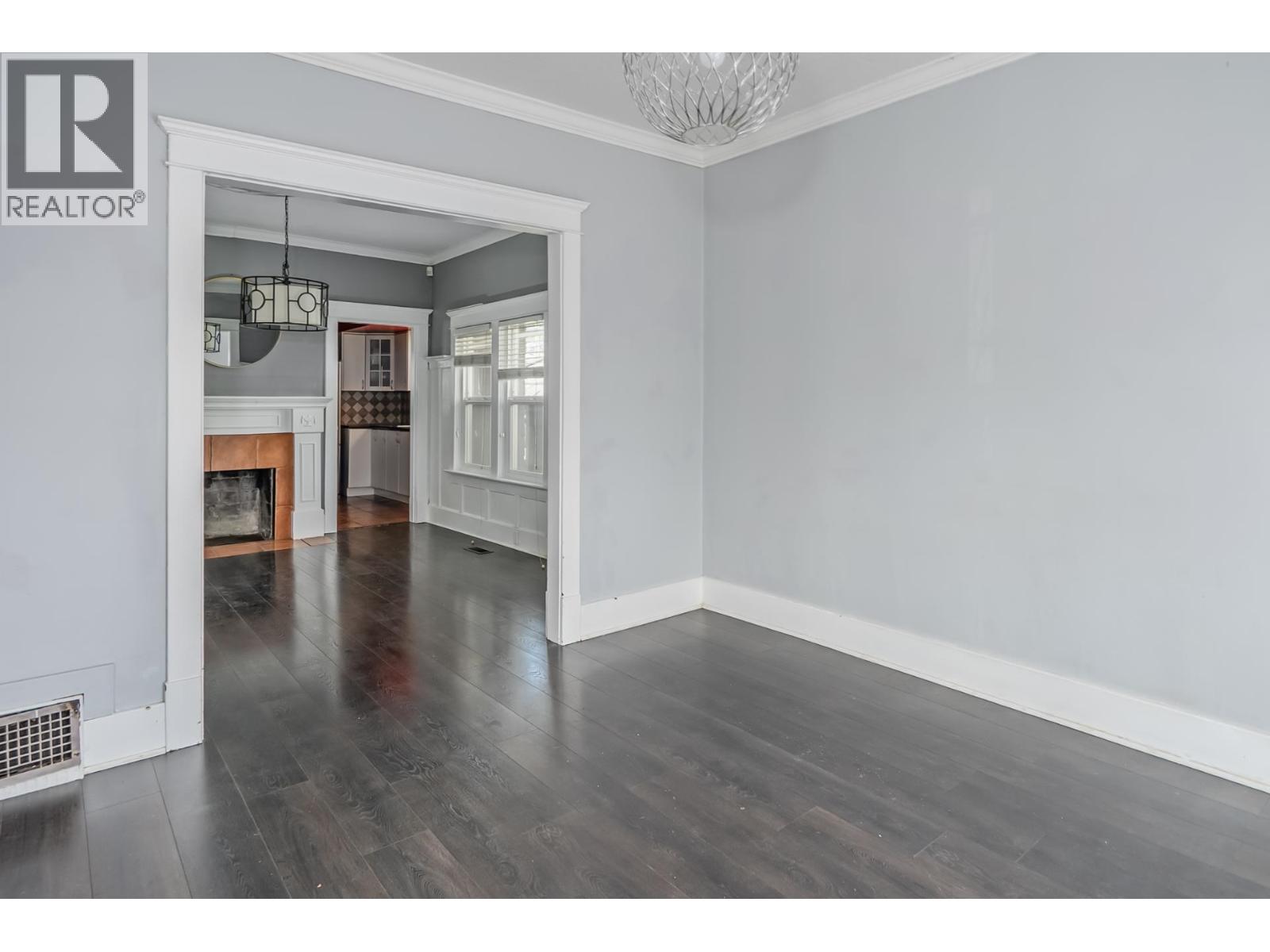 6085 Quebec Street Property Photo 12
