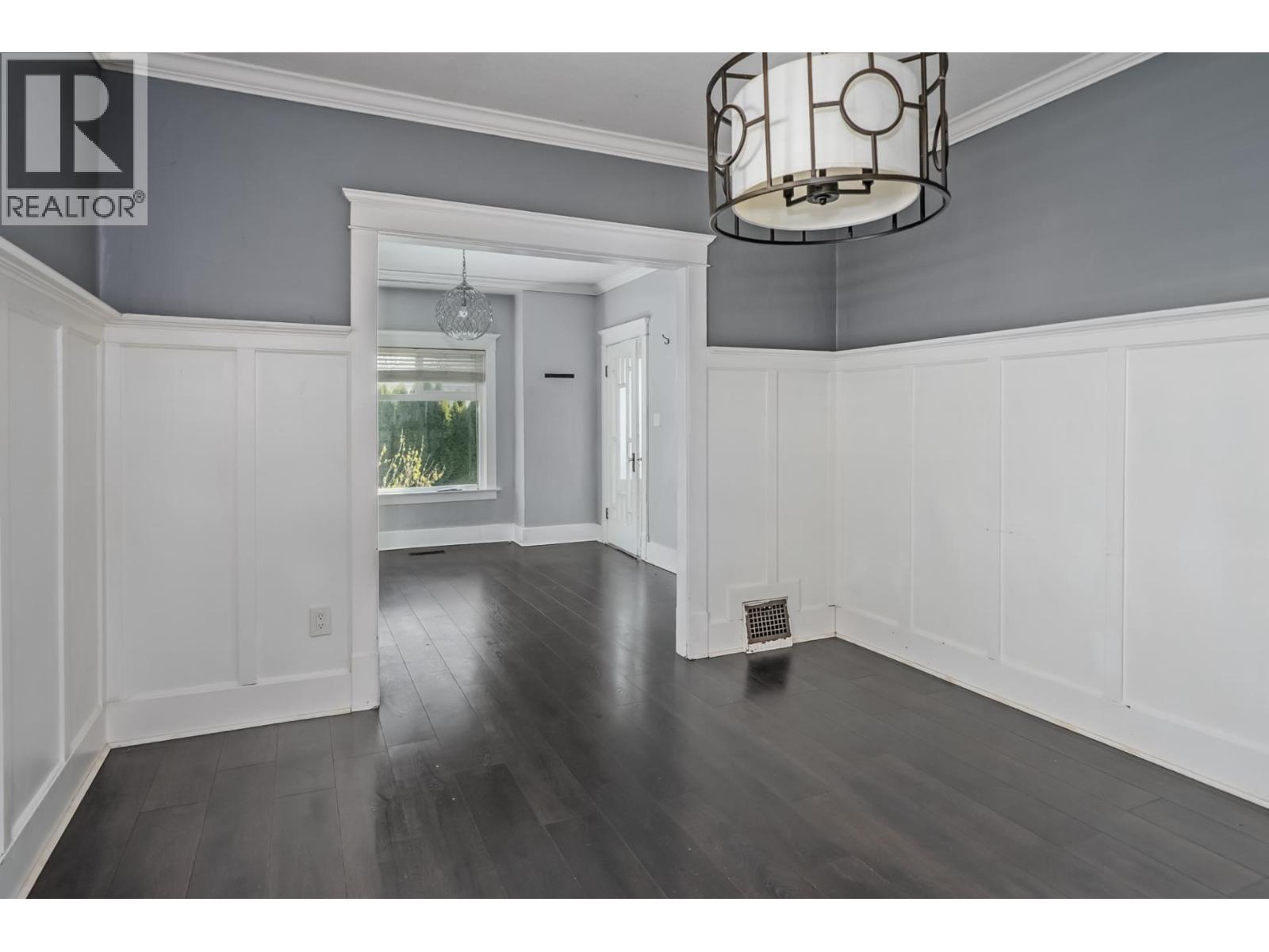6085 Quebec Street Property Photo 16