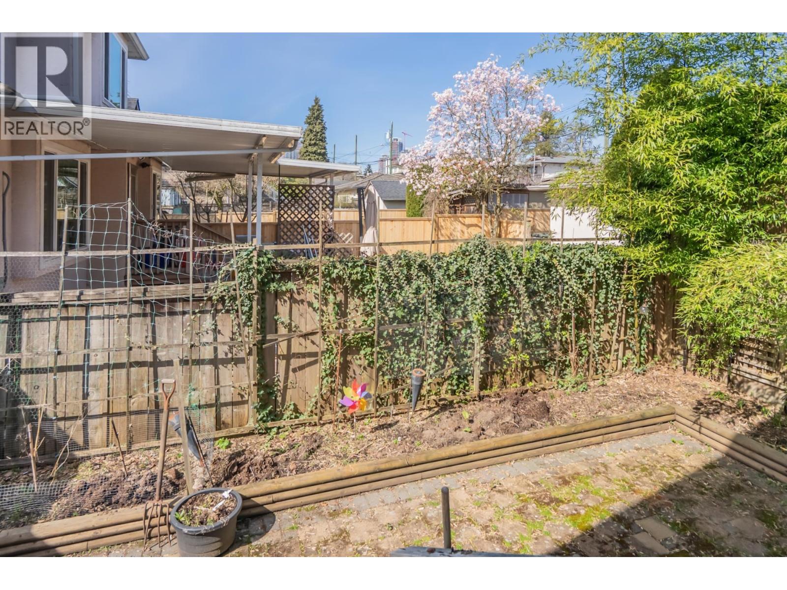 6085 Quebec Street Property Photo 27