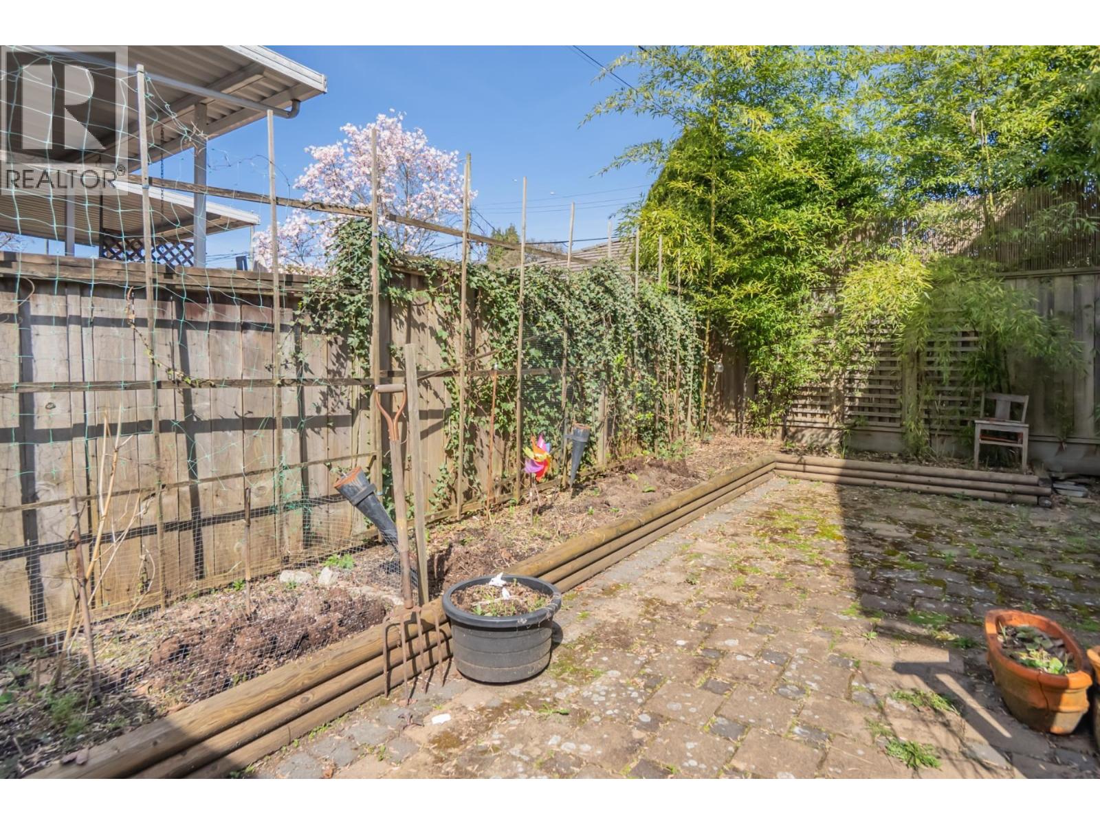 6085 Quebec Street Property Photo 28