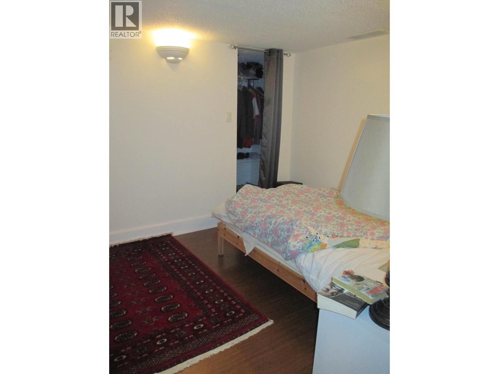 6085 Quebec Street Property Photo 34