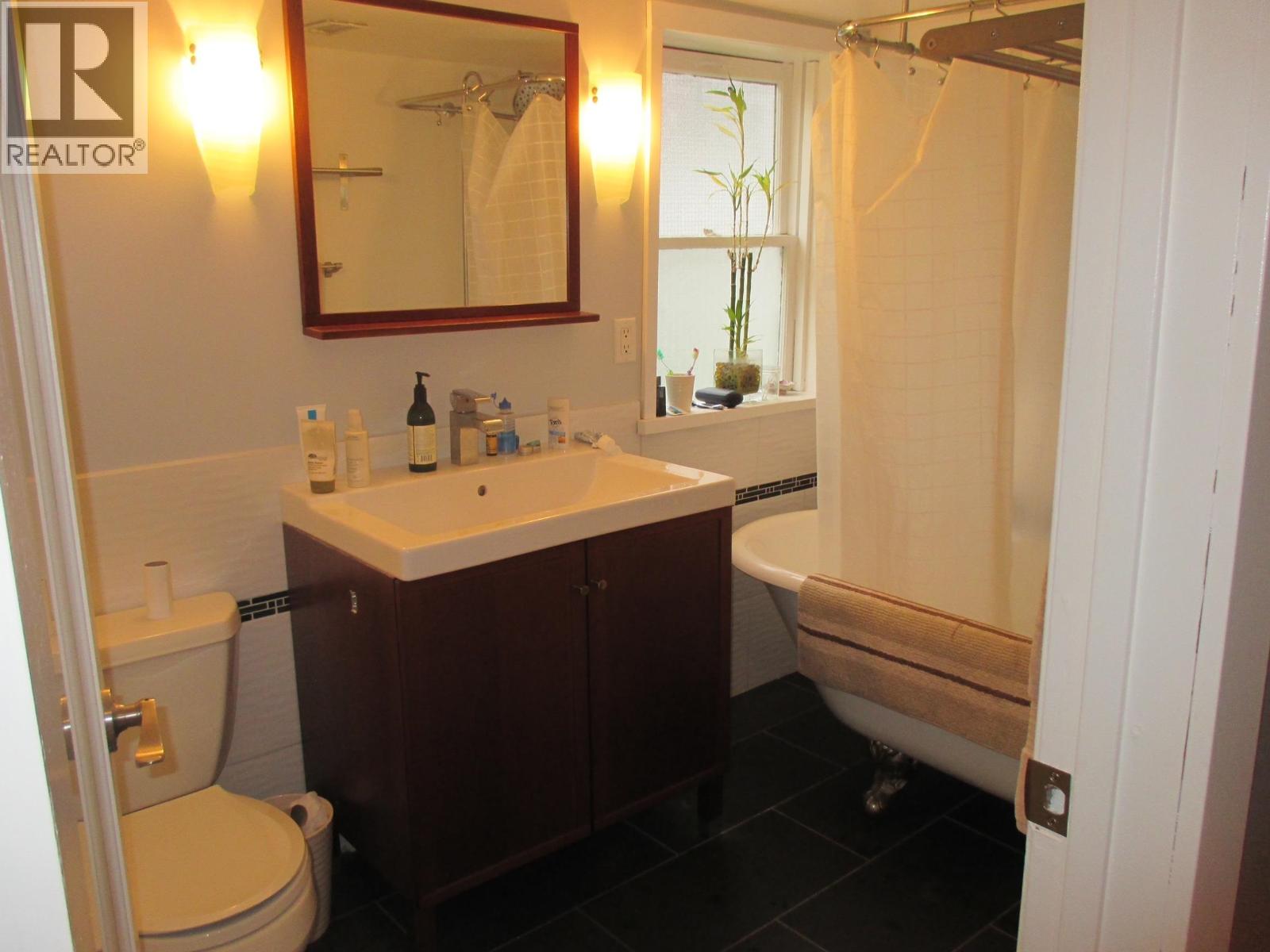6085 Quebec Street Property Photo 37