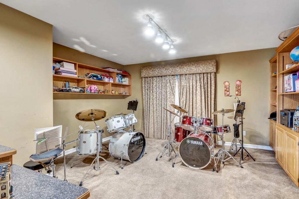 17986 67 Avenue Property Photo 14