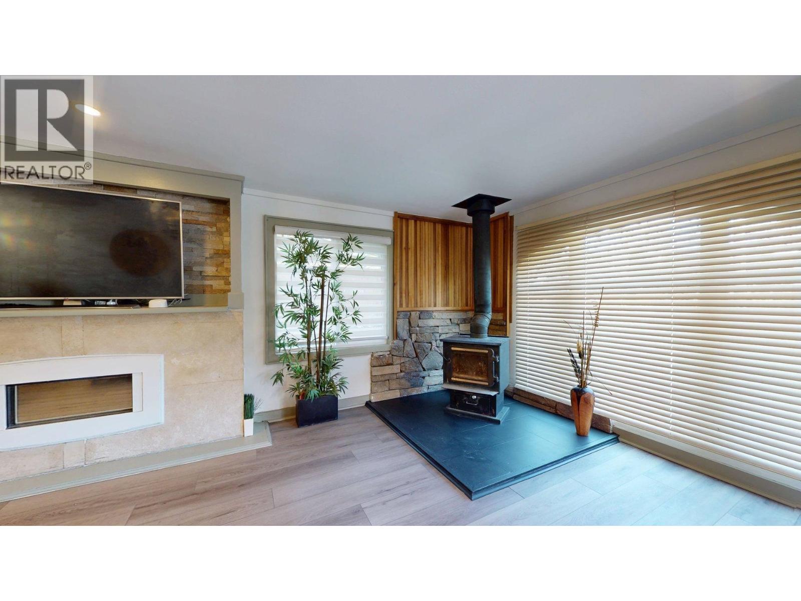 20 40022 Government Road Property Photo 4