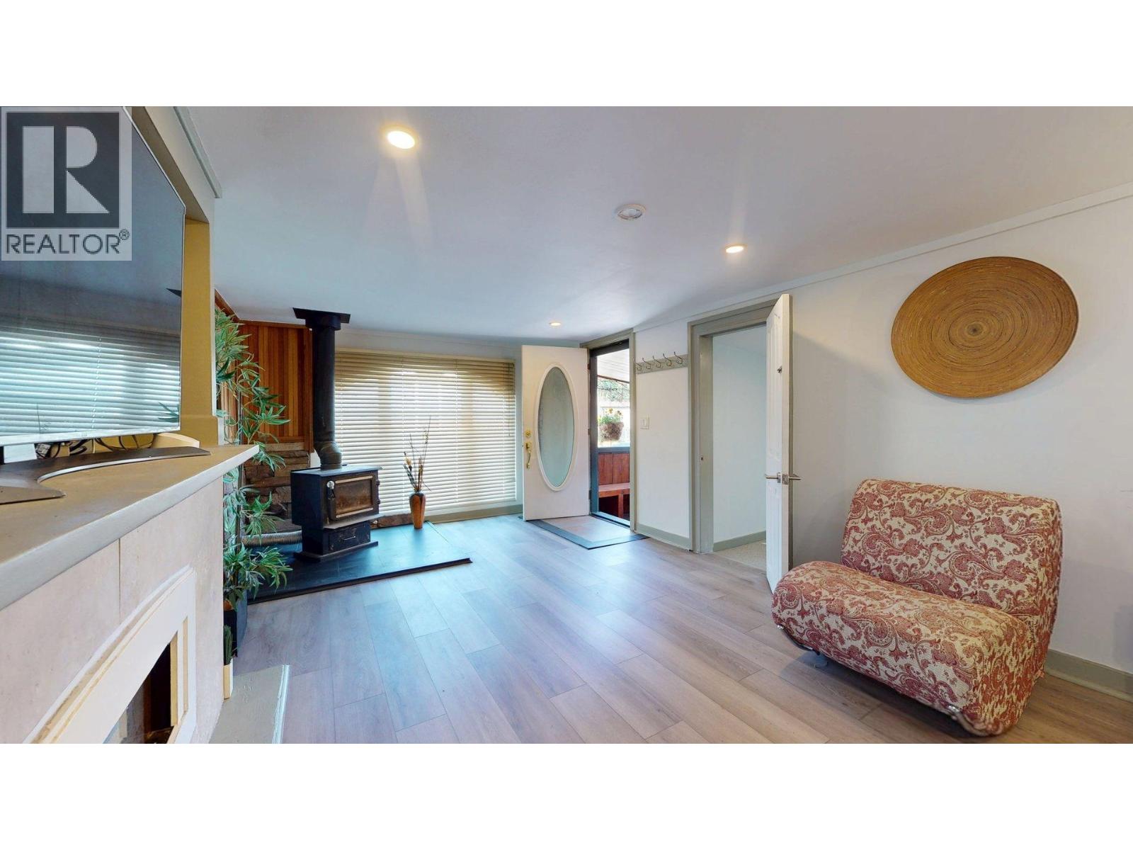 20 40022 Government Road Property Photo 9