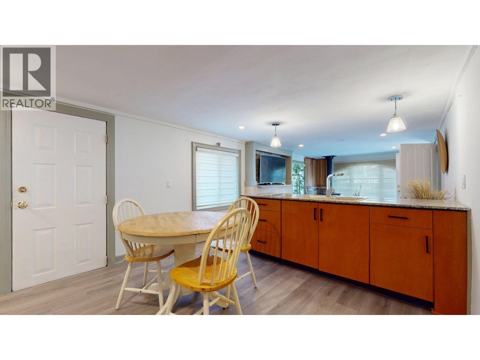 20 40022 Government Road Property Photo 11