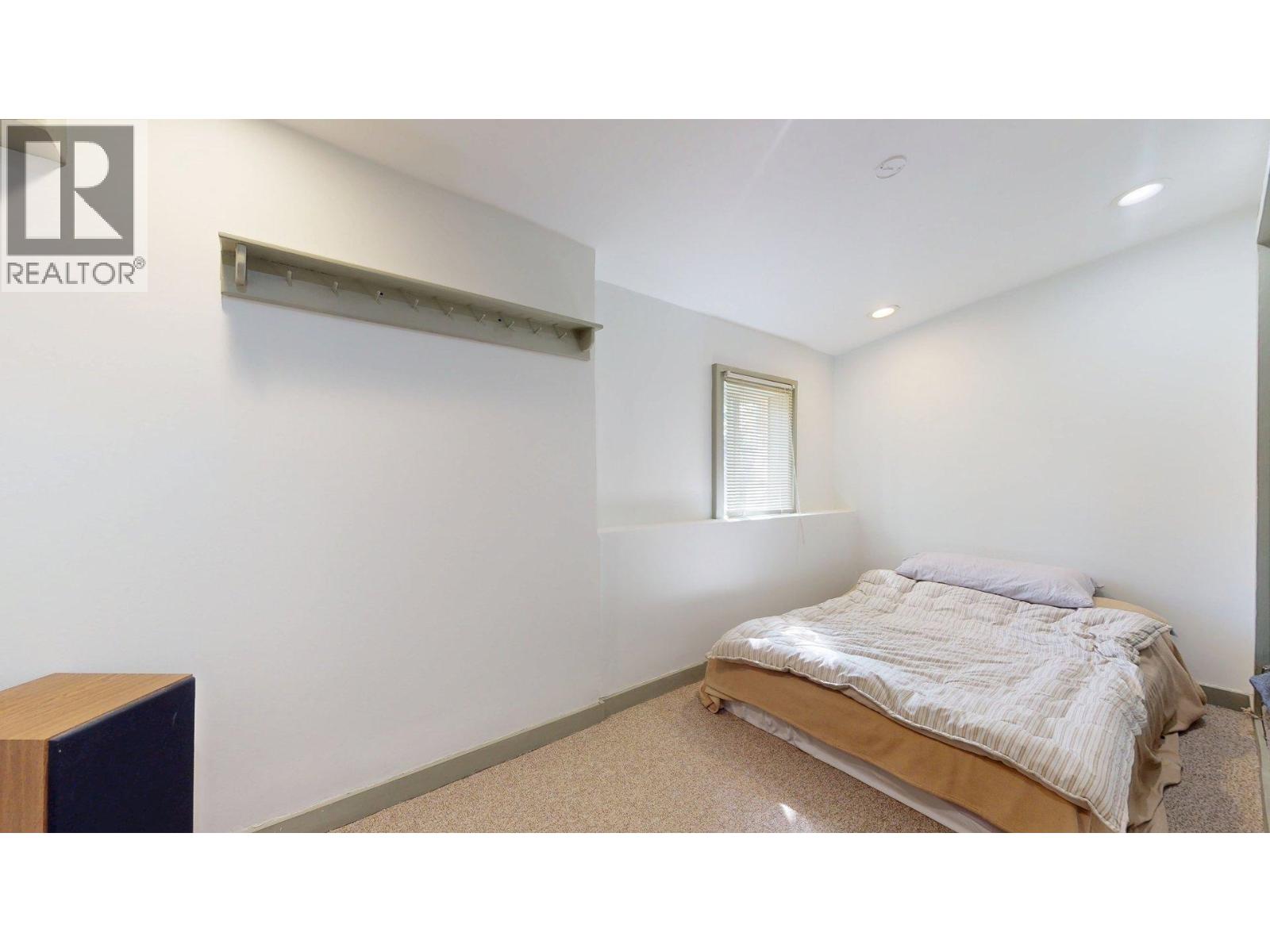 20 40022 Government Road Property Photo 15