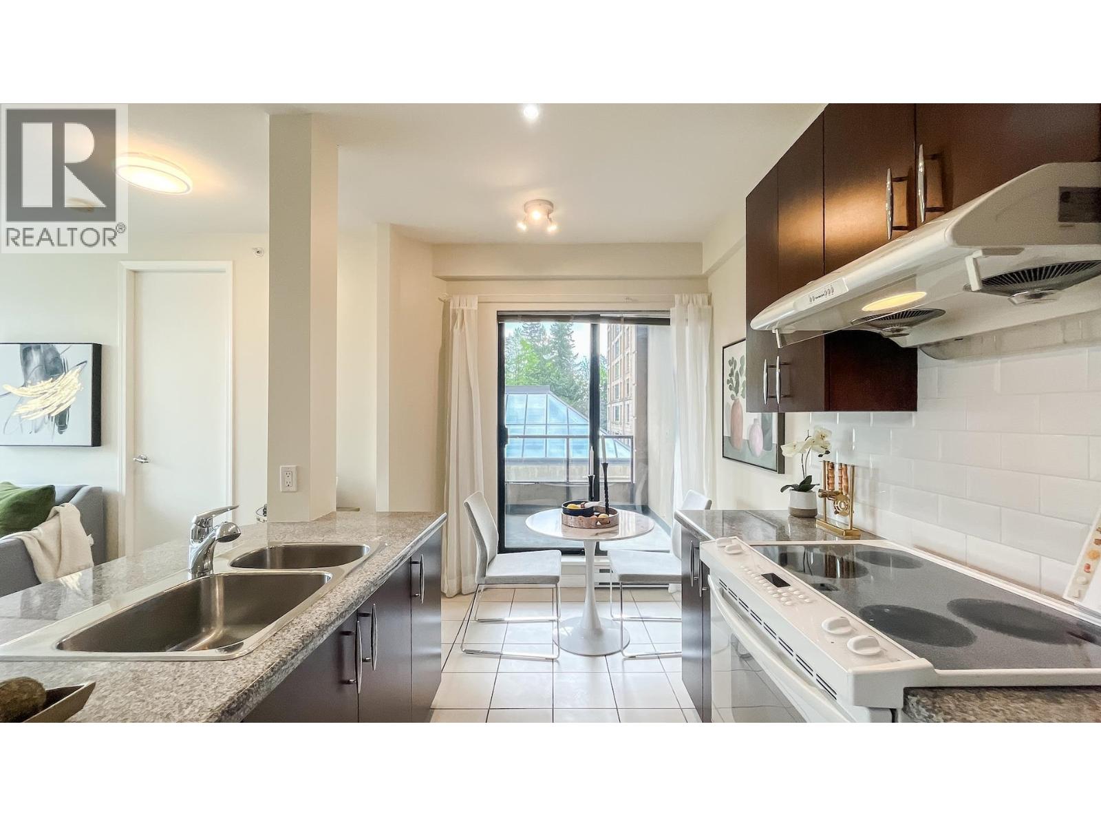 301 7368 Sandborne Avenue Property Photo 16