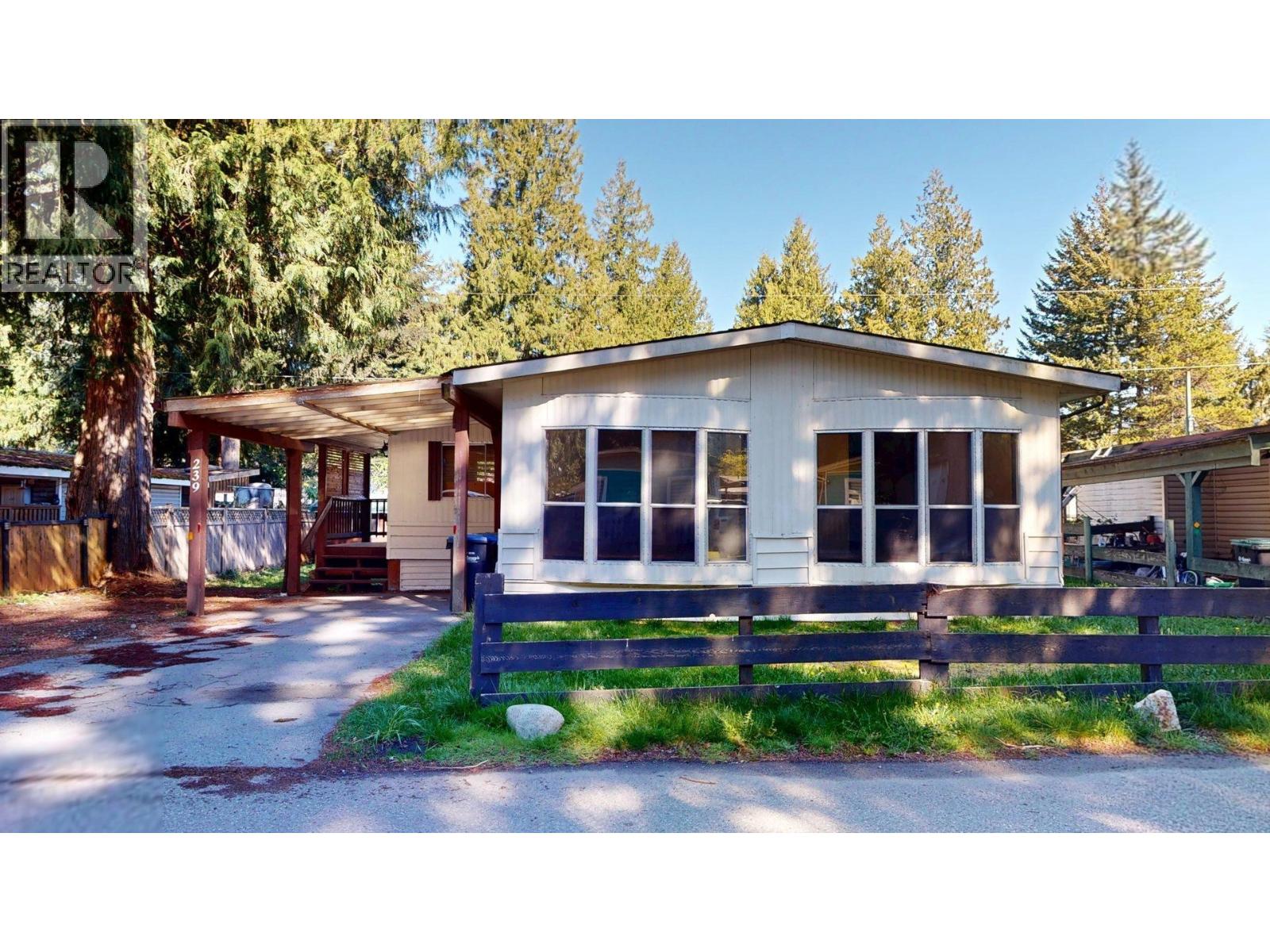 239 1830 Mamquam Road Property Photo 1