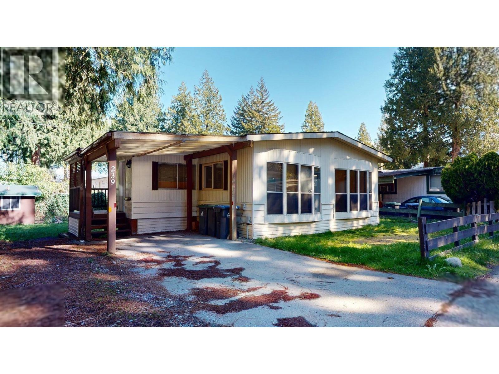 239 1830 Mamquam Road Property Photo 2