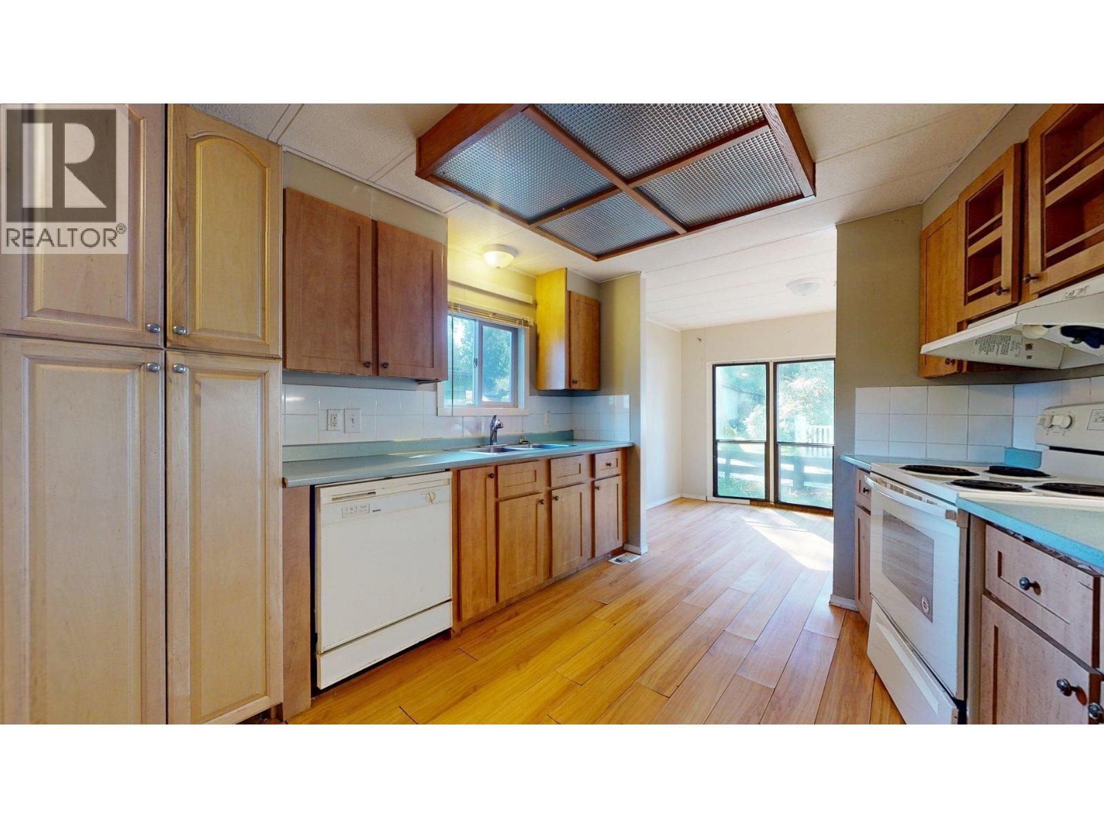 239 1830 Mamquam Road Property Photo 3