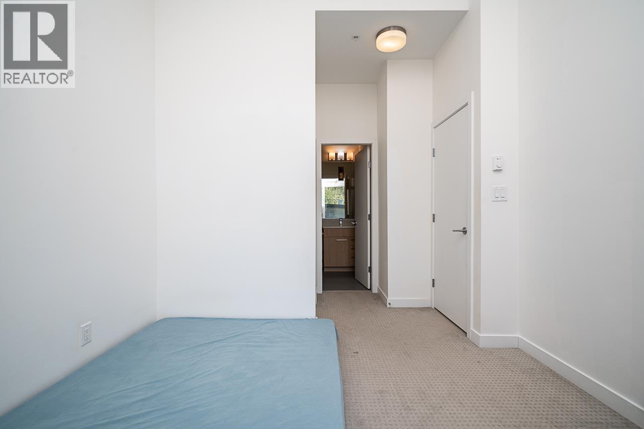 5423 Lougheed Highway Property Photo 14