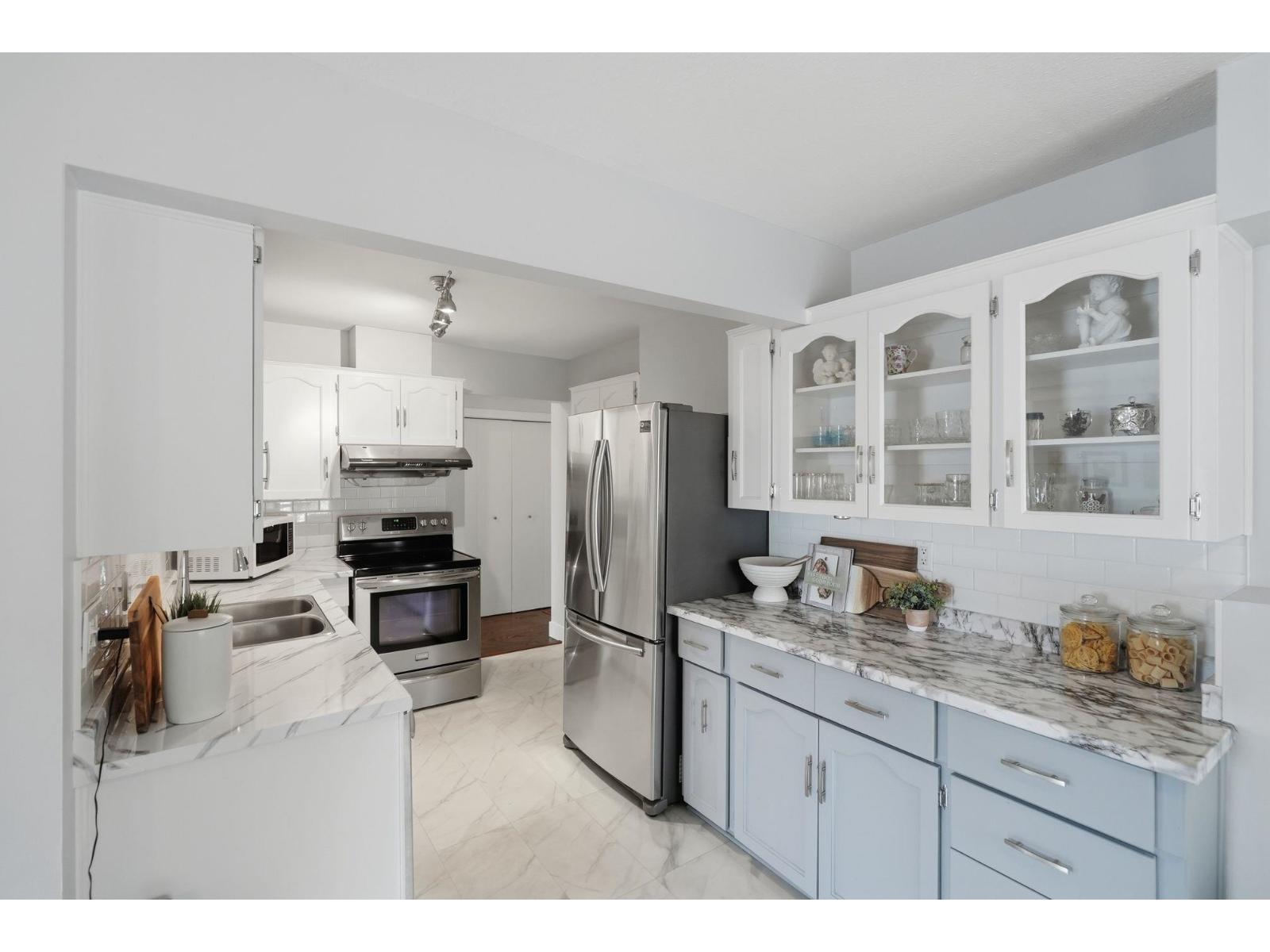 101 2414 Church Street Property Photo 3