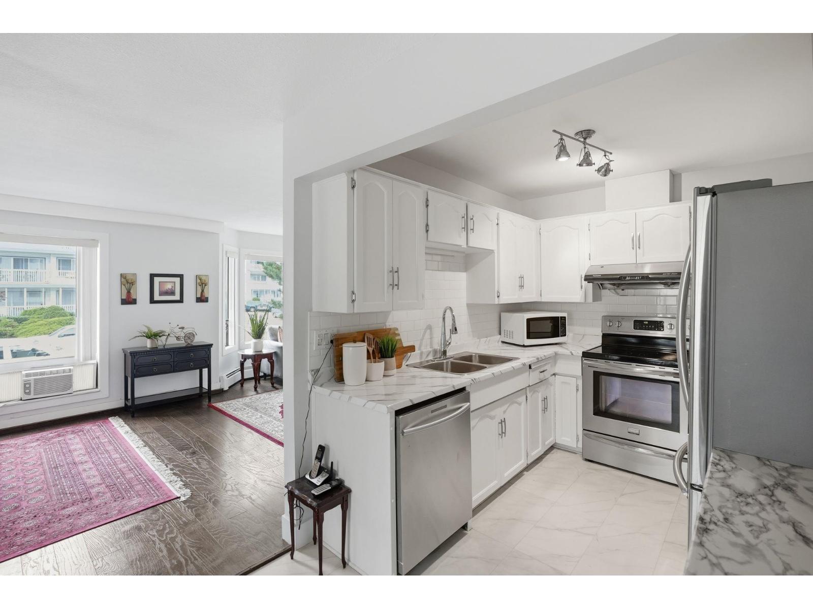 101 2414 Church Street Property Photo 5