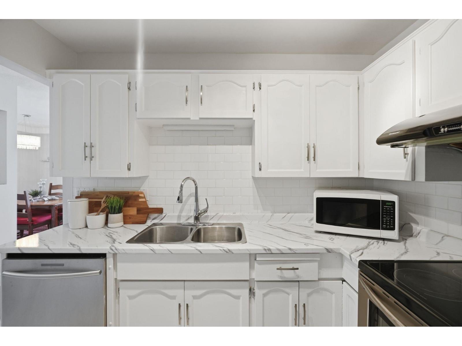 101 2414 Church Street Property Photo 8