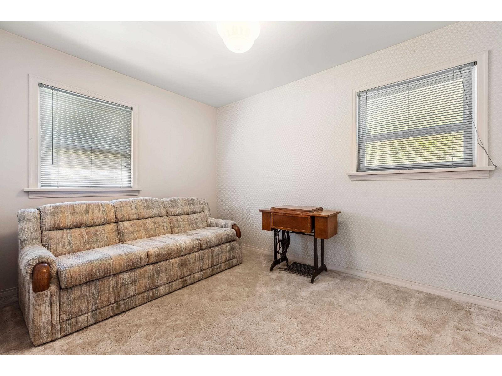 455 Pine Avenue Property Photo 21