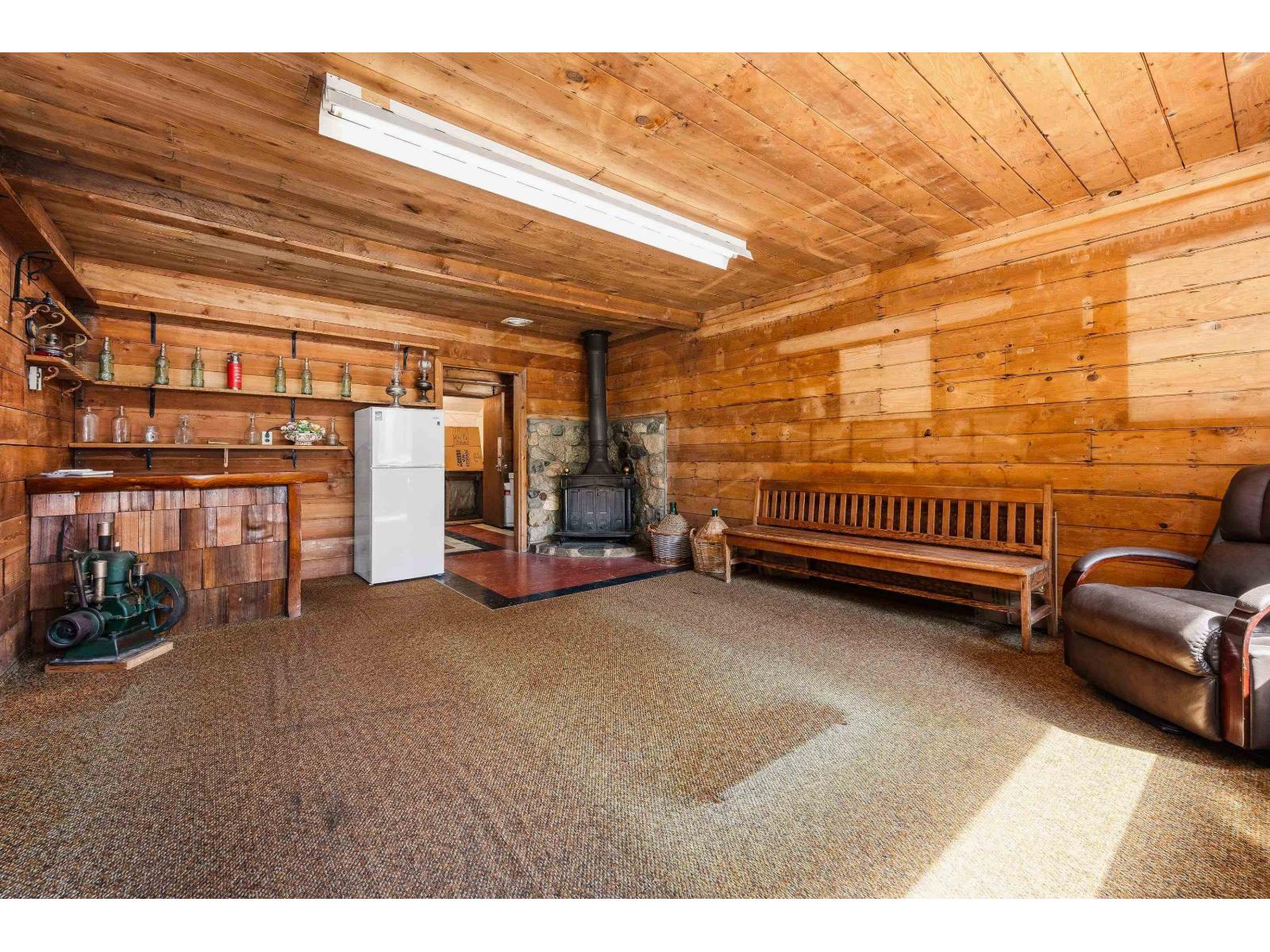 455 Pine Avenue Property Photo 32
