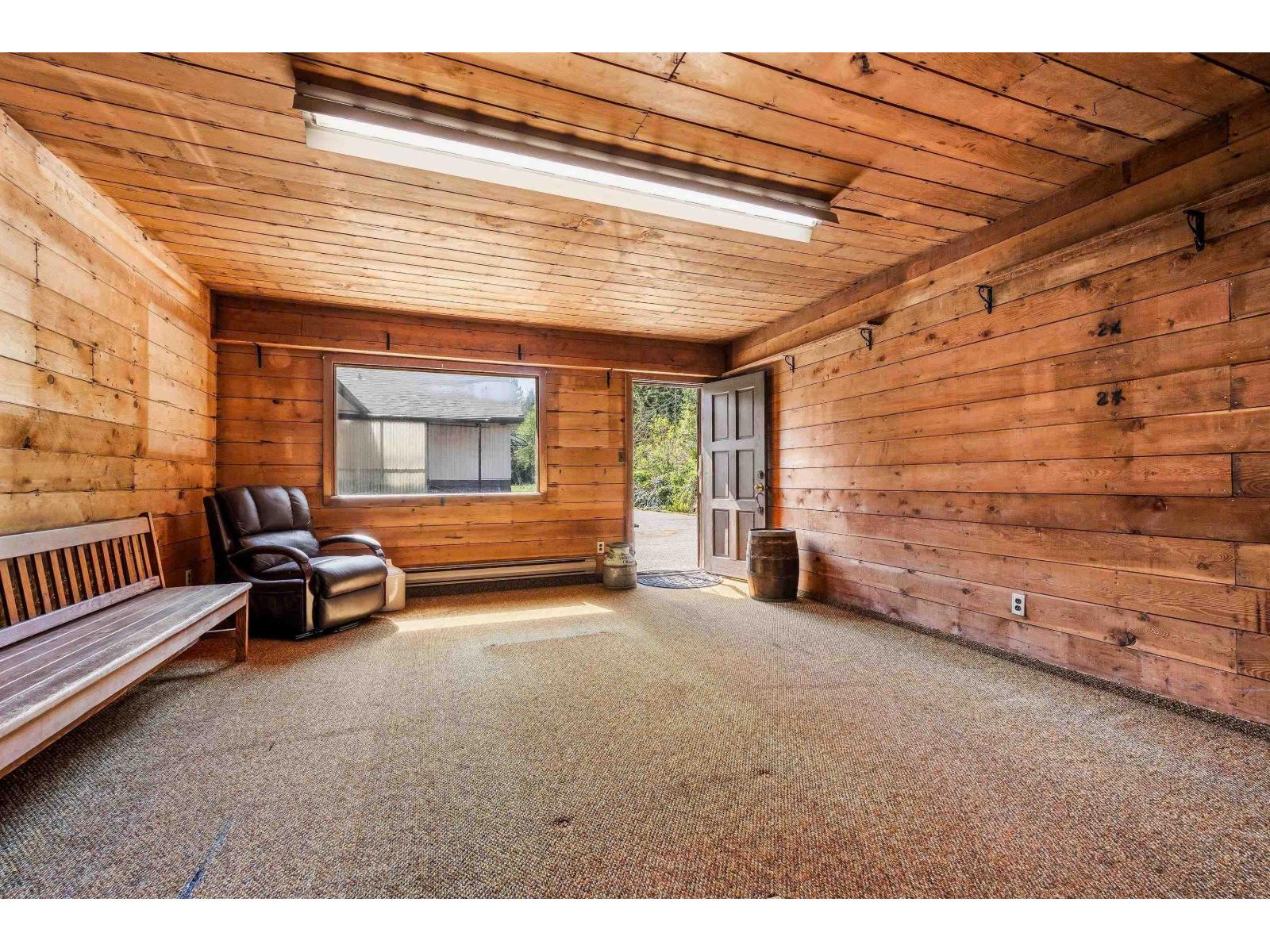 455 Pine Avenue Property Photo 33