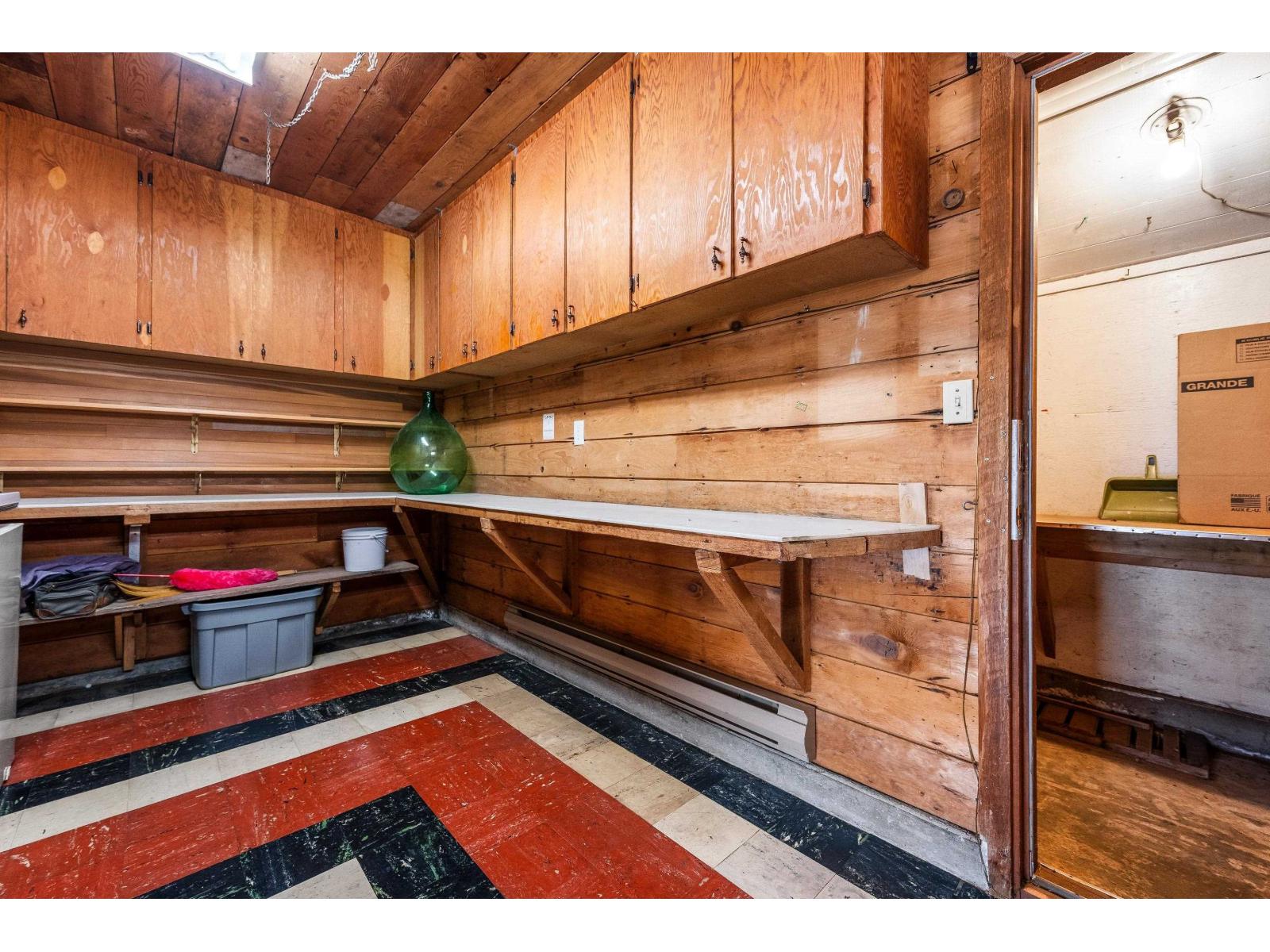 455 Pine Avenue Property Photo 34