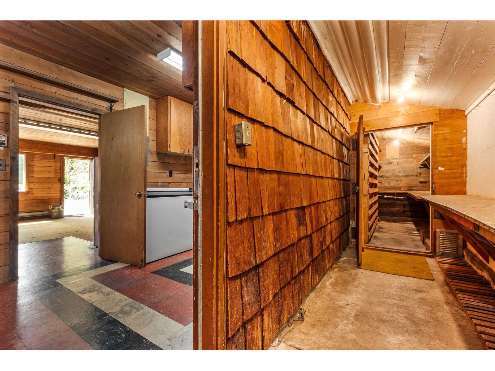 455 Pine Avenue Property Photo 36