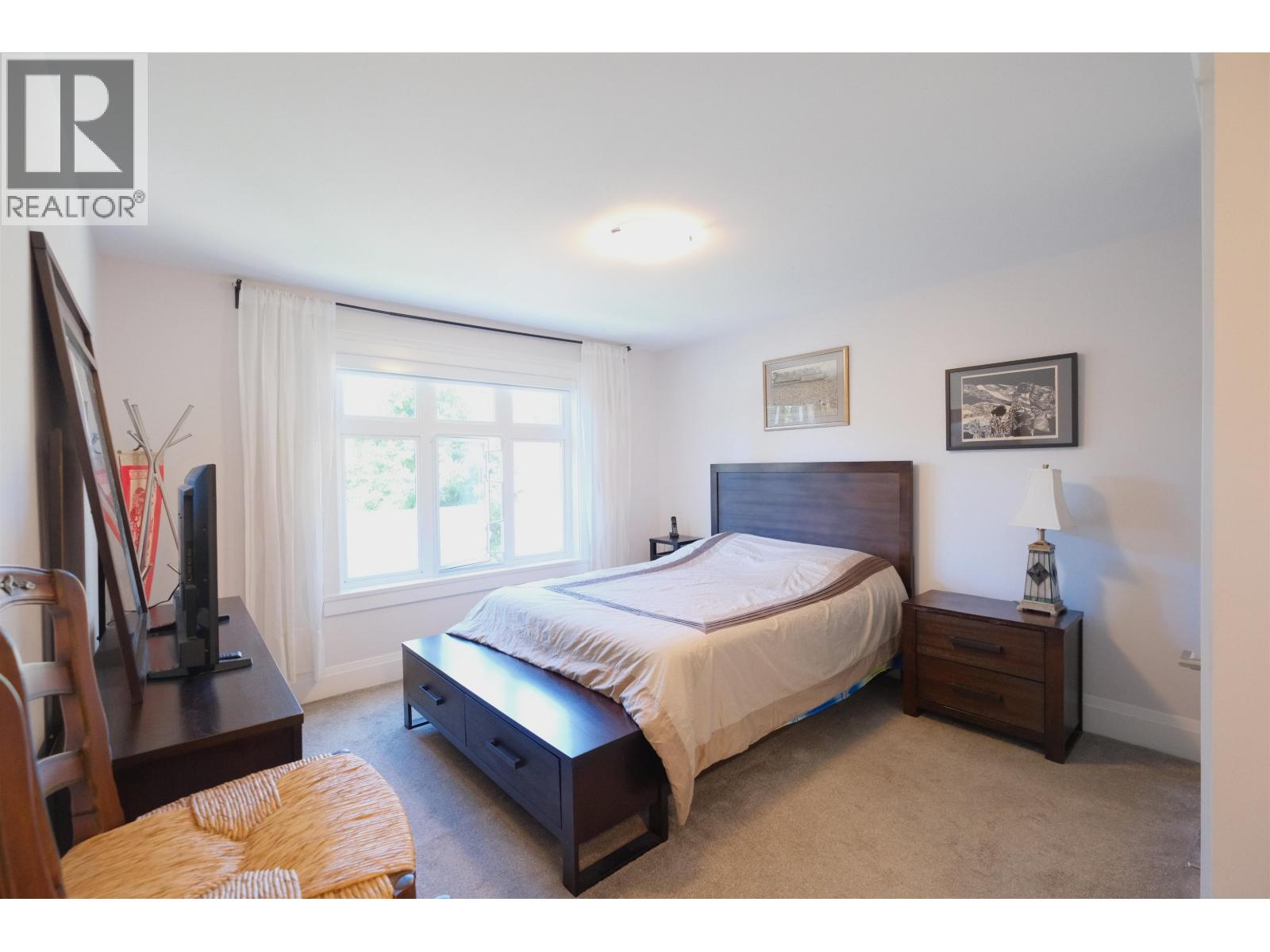 1198 Edgewood Road Property Photo 11