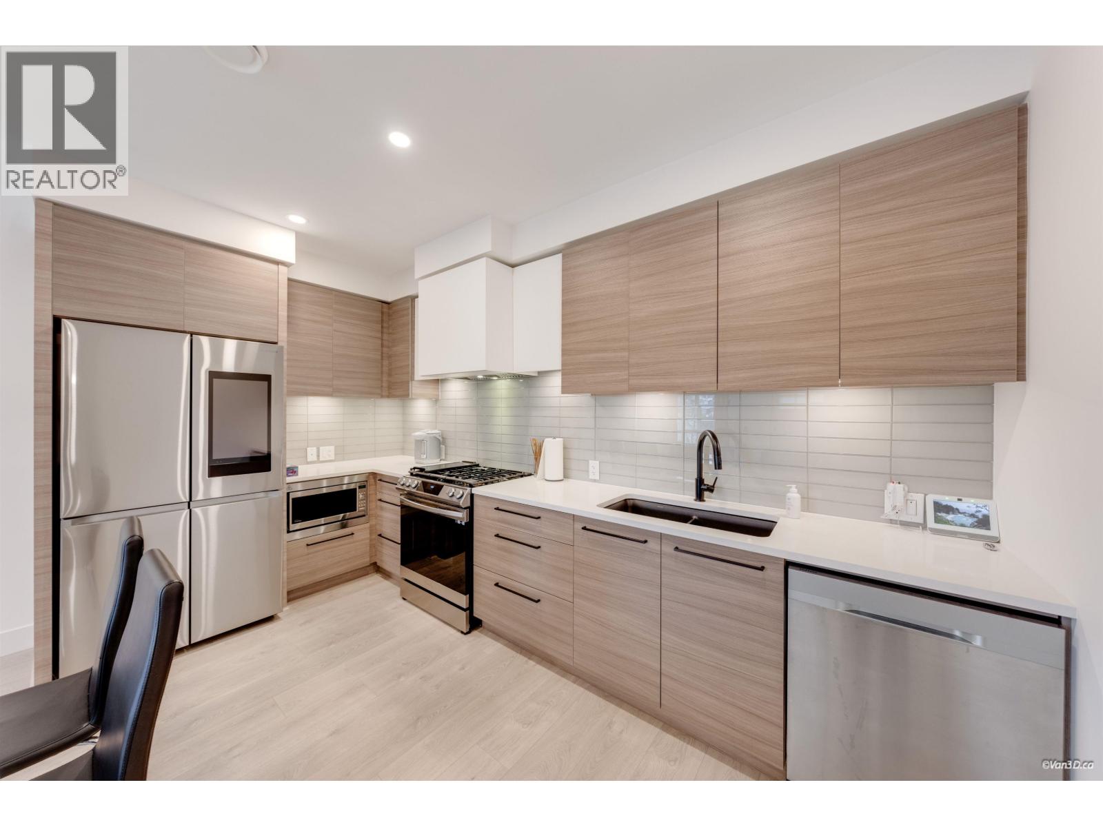 9 8888 Spires Road Property Photo 2