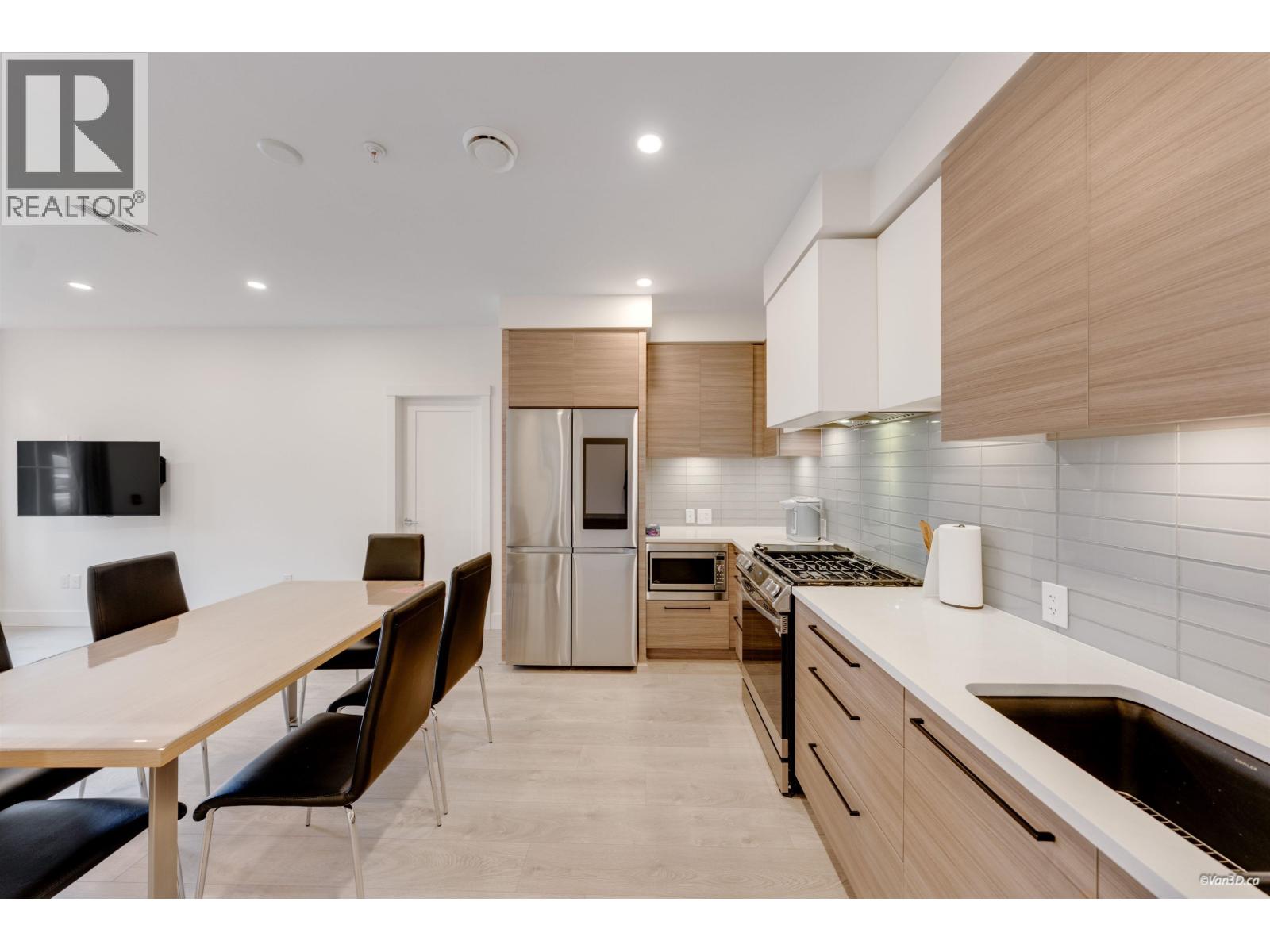 9 8888 Spires Road Property Photo 3