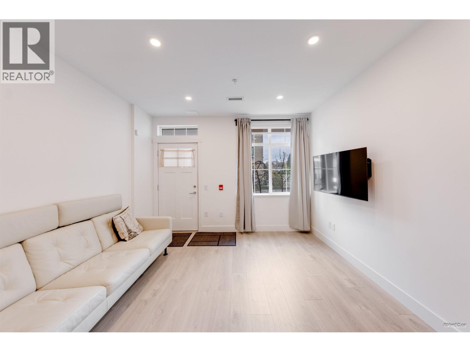 9 8888 Spires Road Property Photo 12
