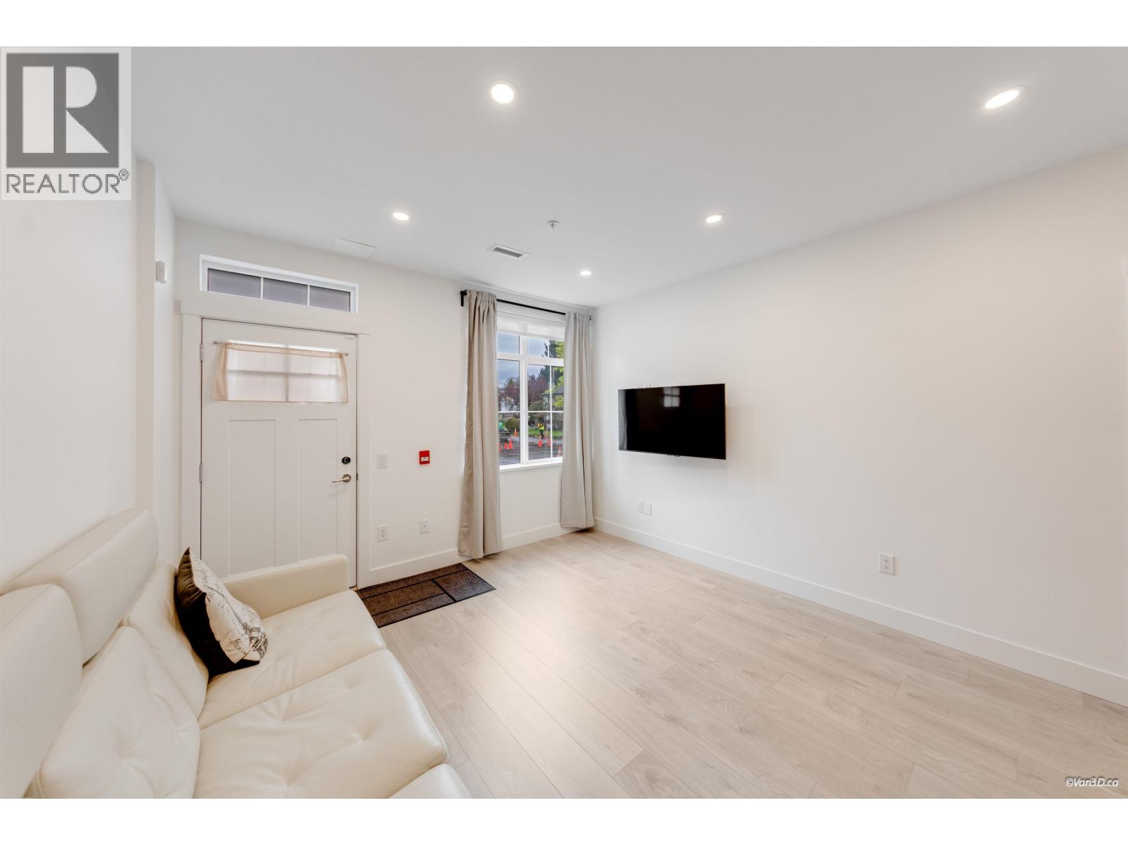 9 8888 Spires Road Property Photo 14
