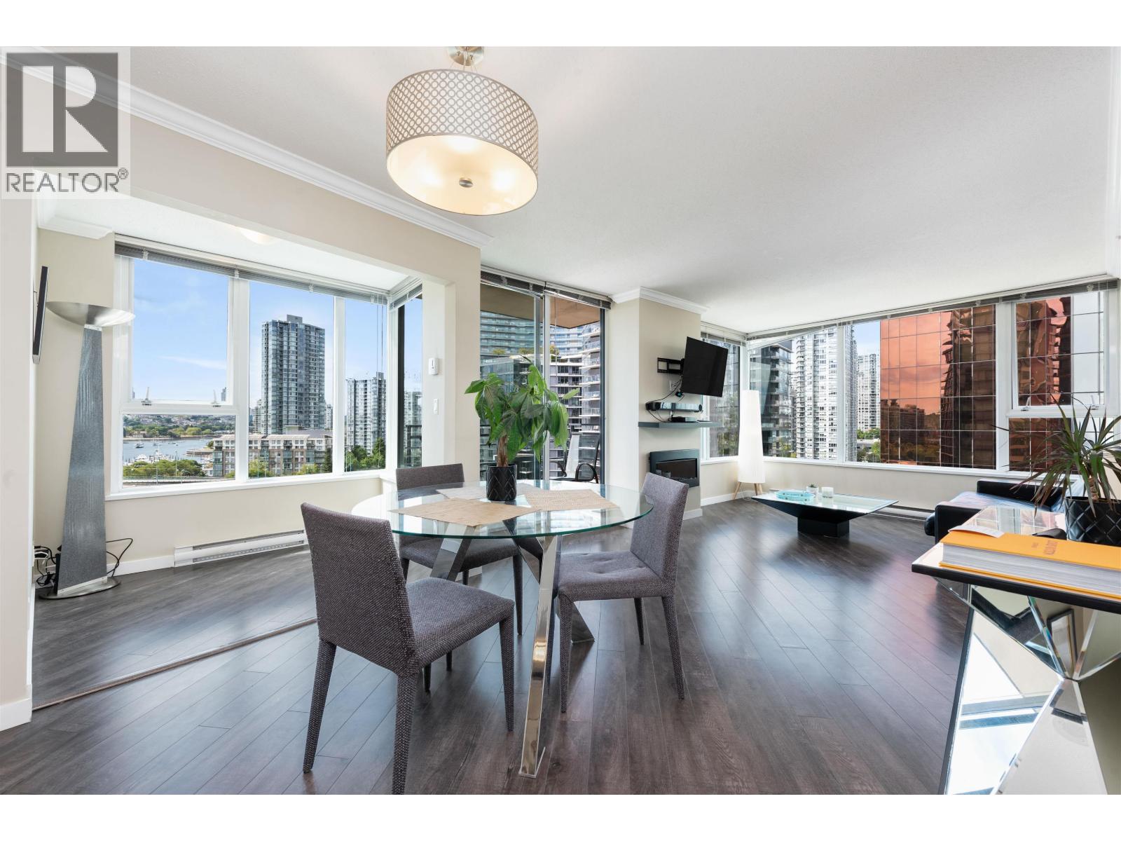 1606 33 Smithe Street Property Photo 1