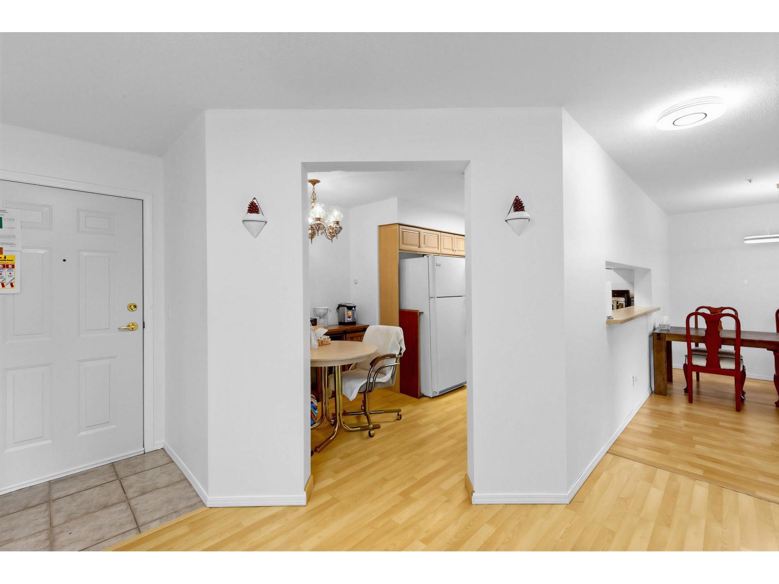 232 13880 70 Avenue Property Photo 4