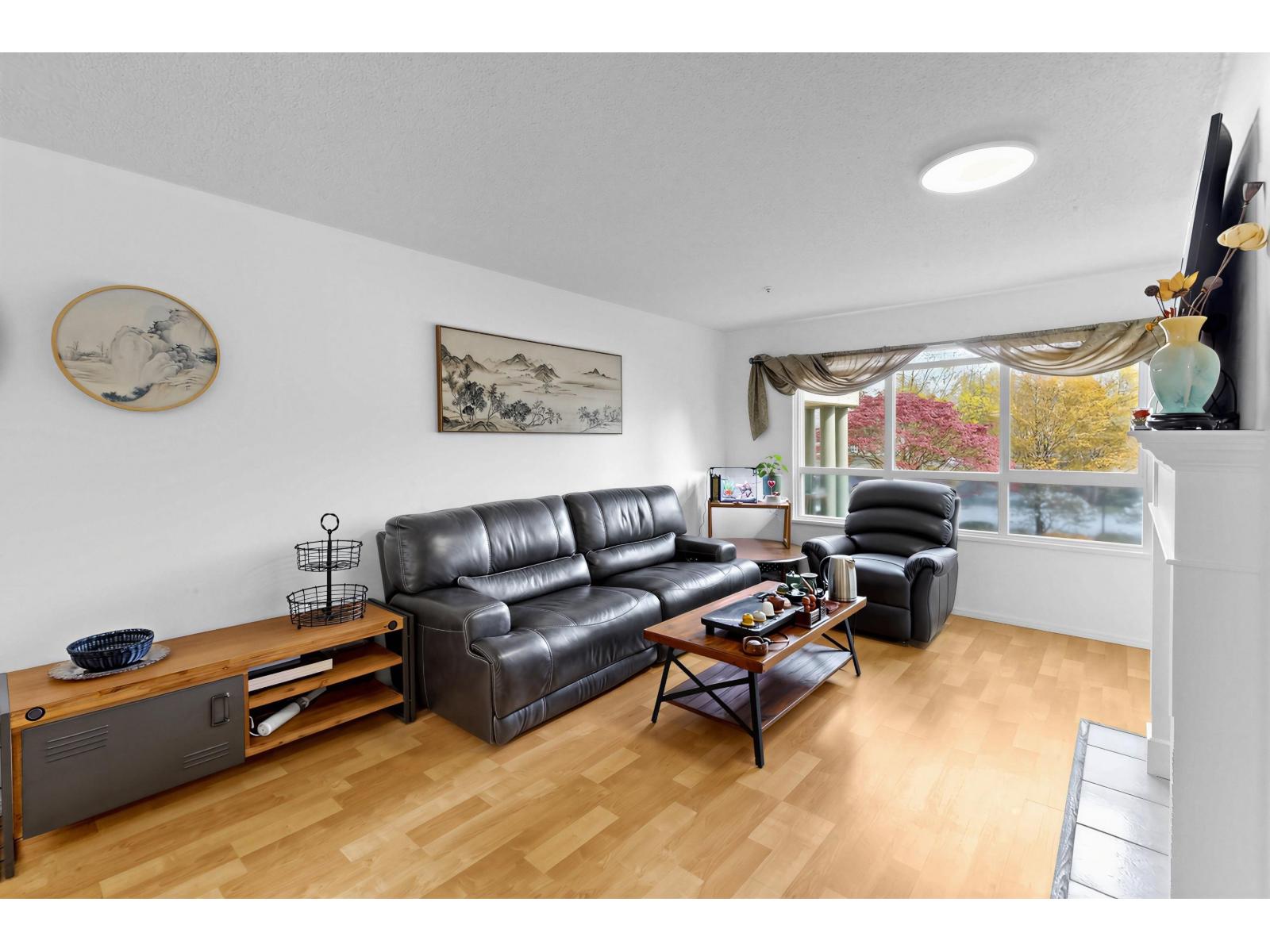 232 13880 70 Avenue Property Photo 5