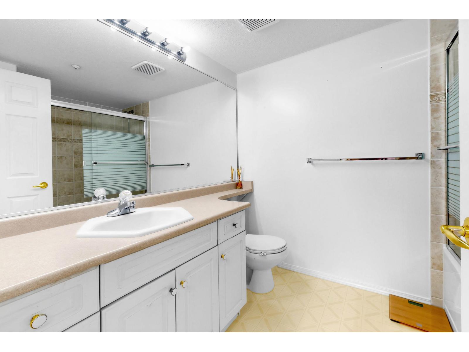 232 13880 70 Avenue Property Photo 20