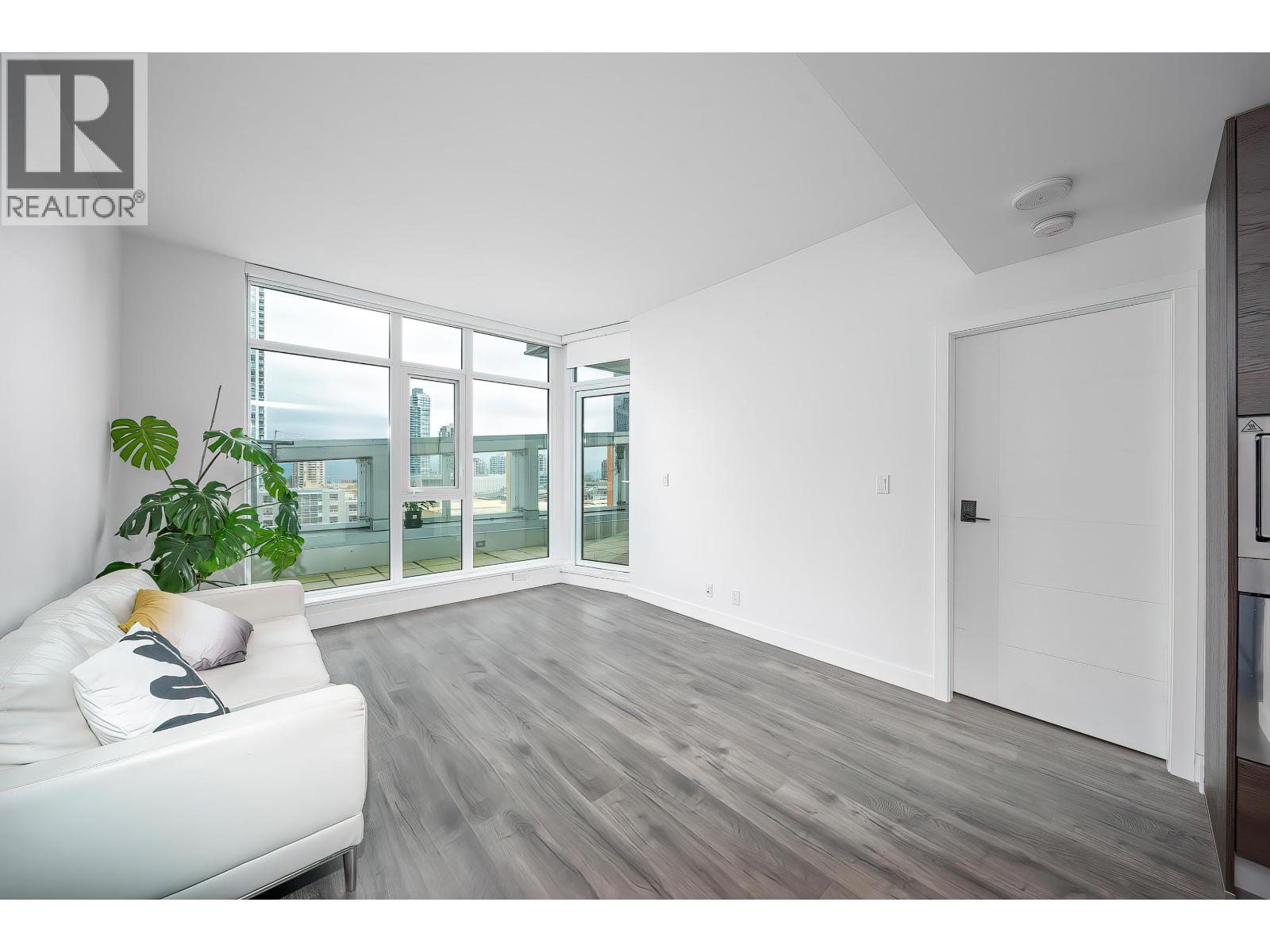702 4458 Beresford Street Property Photo 6