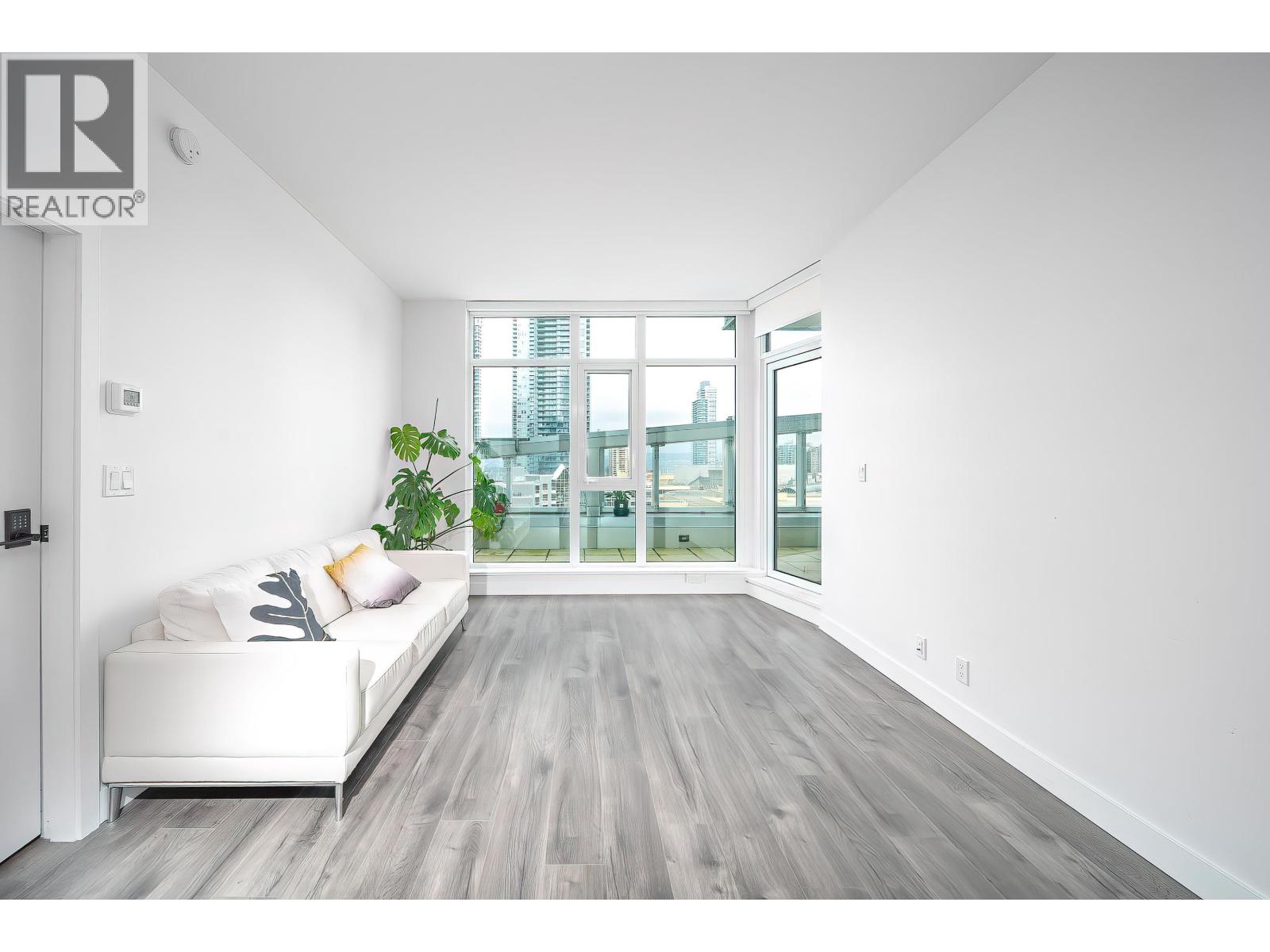 702 4458 Beresford Street Property Photo 7