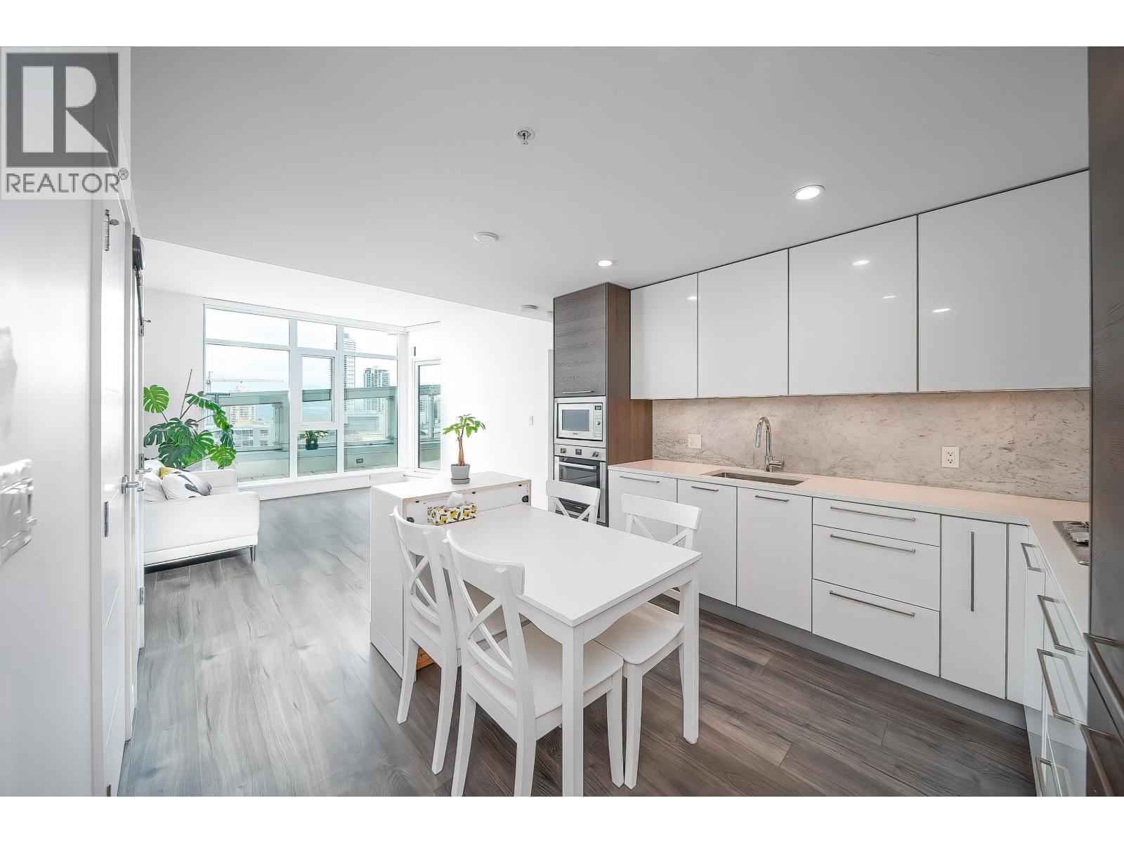 702 4458 Beresford Street Property Photo 10