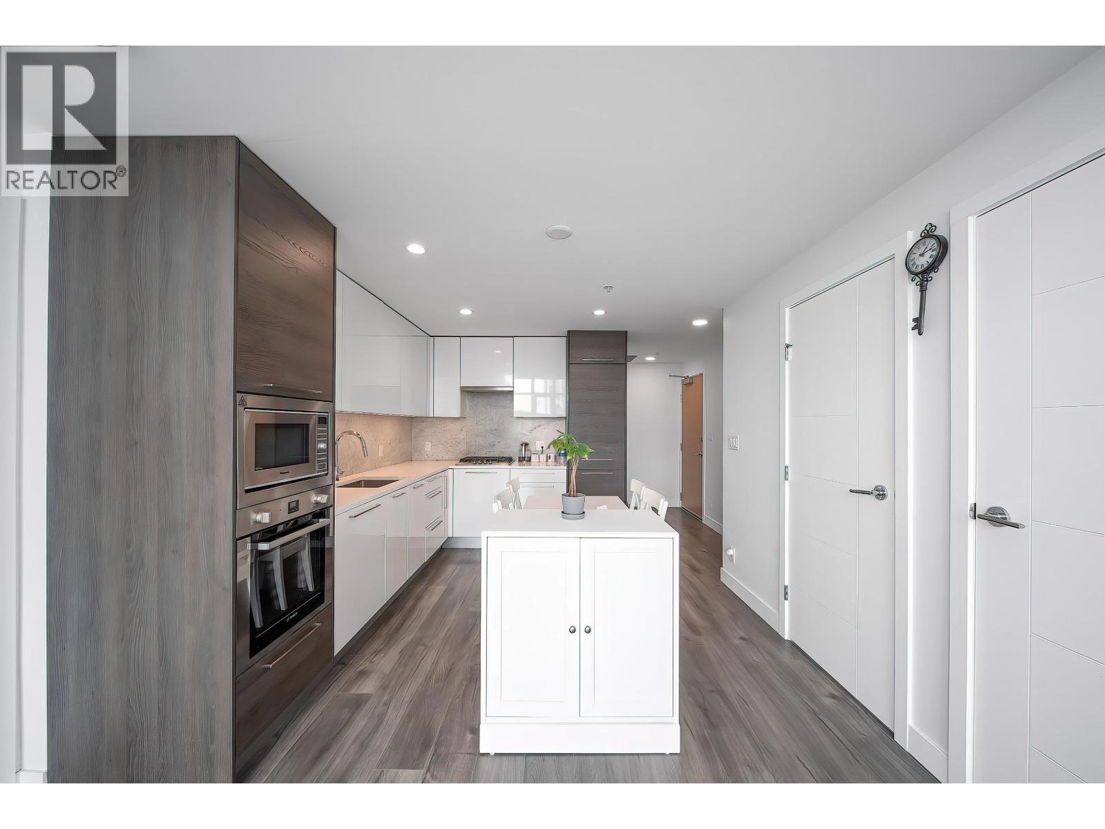 702 4458 Beresford Street Property Photo 12