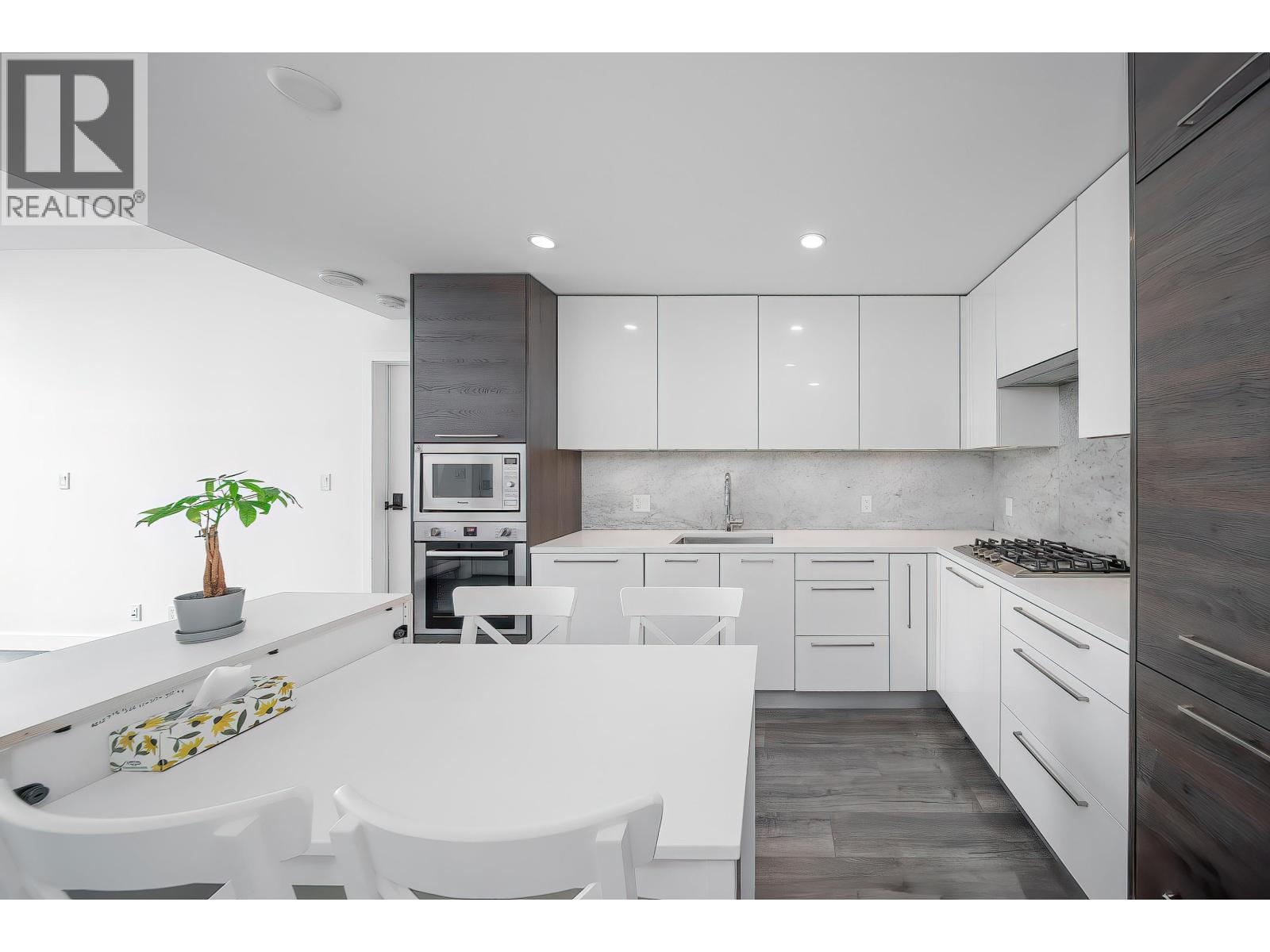 702 4458 Beresford Street Property Photo 14