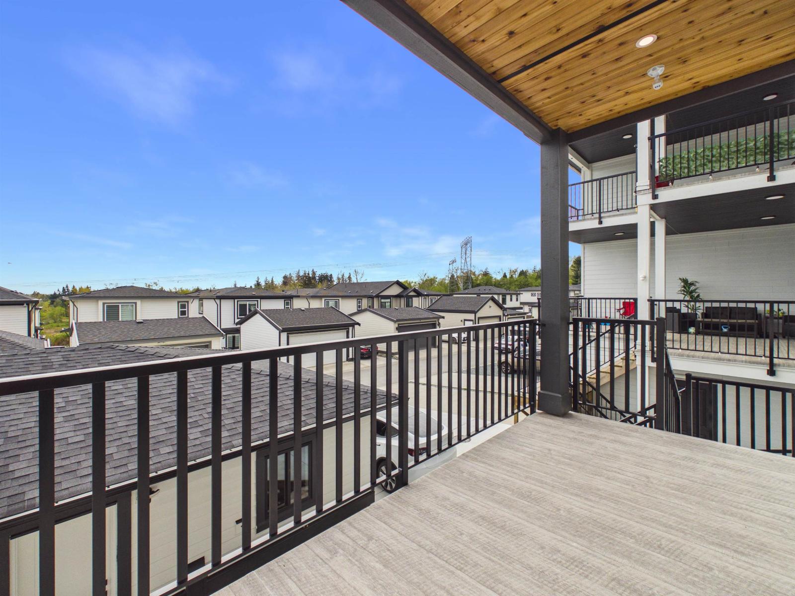 16730 16 Avenue Property Photo 12