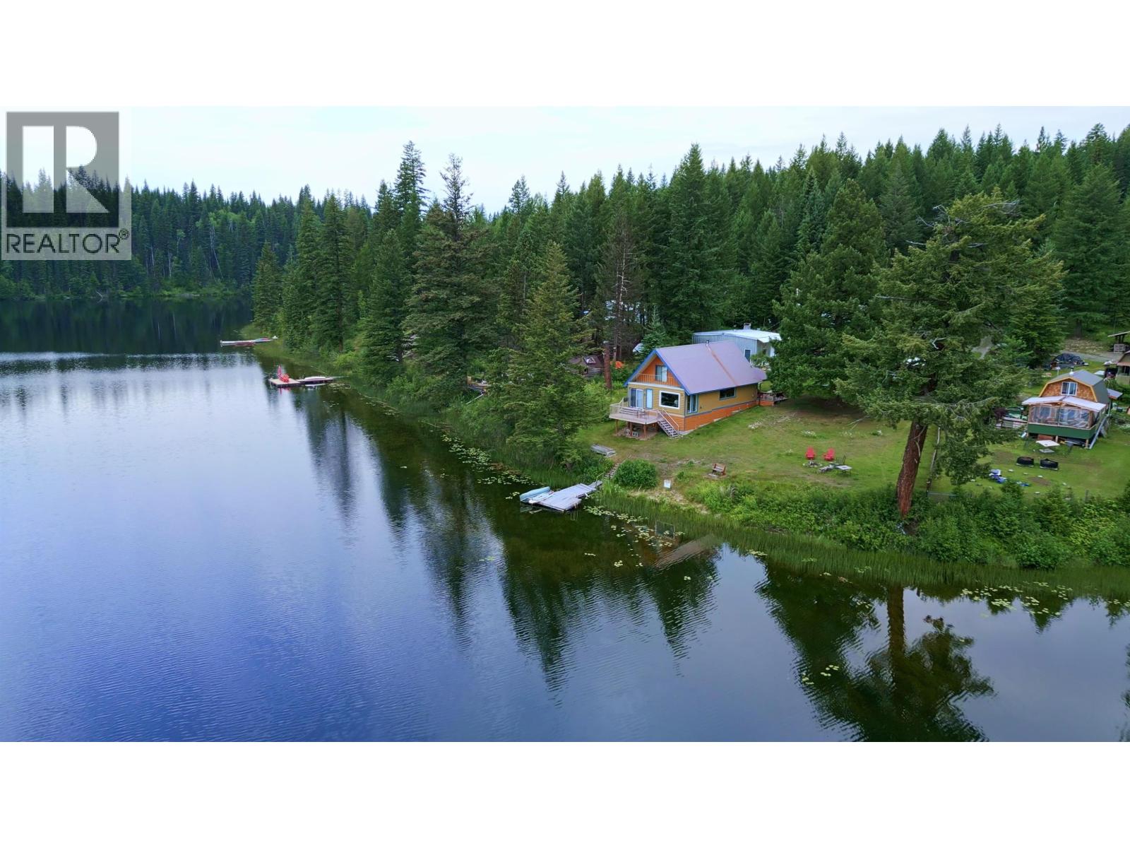 2405 Starlike Lake Road Property Photo 2