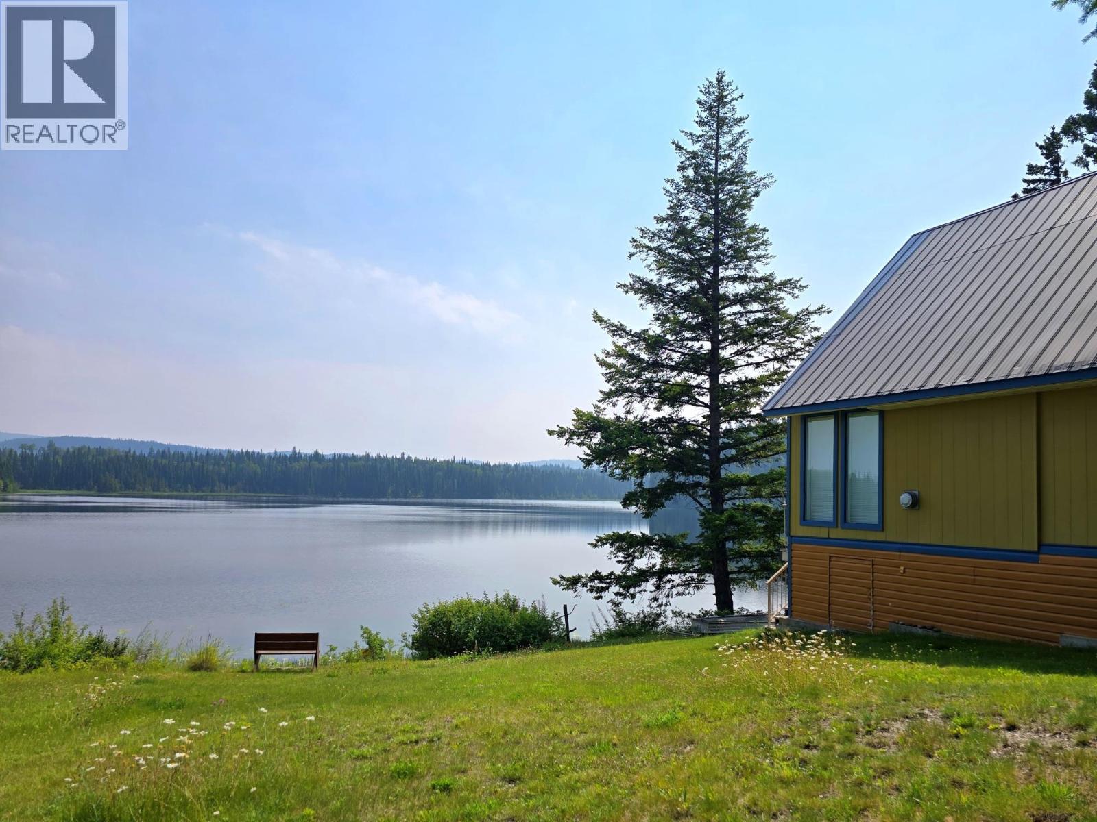 2405 Starlike Lake Road Property Photo 3