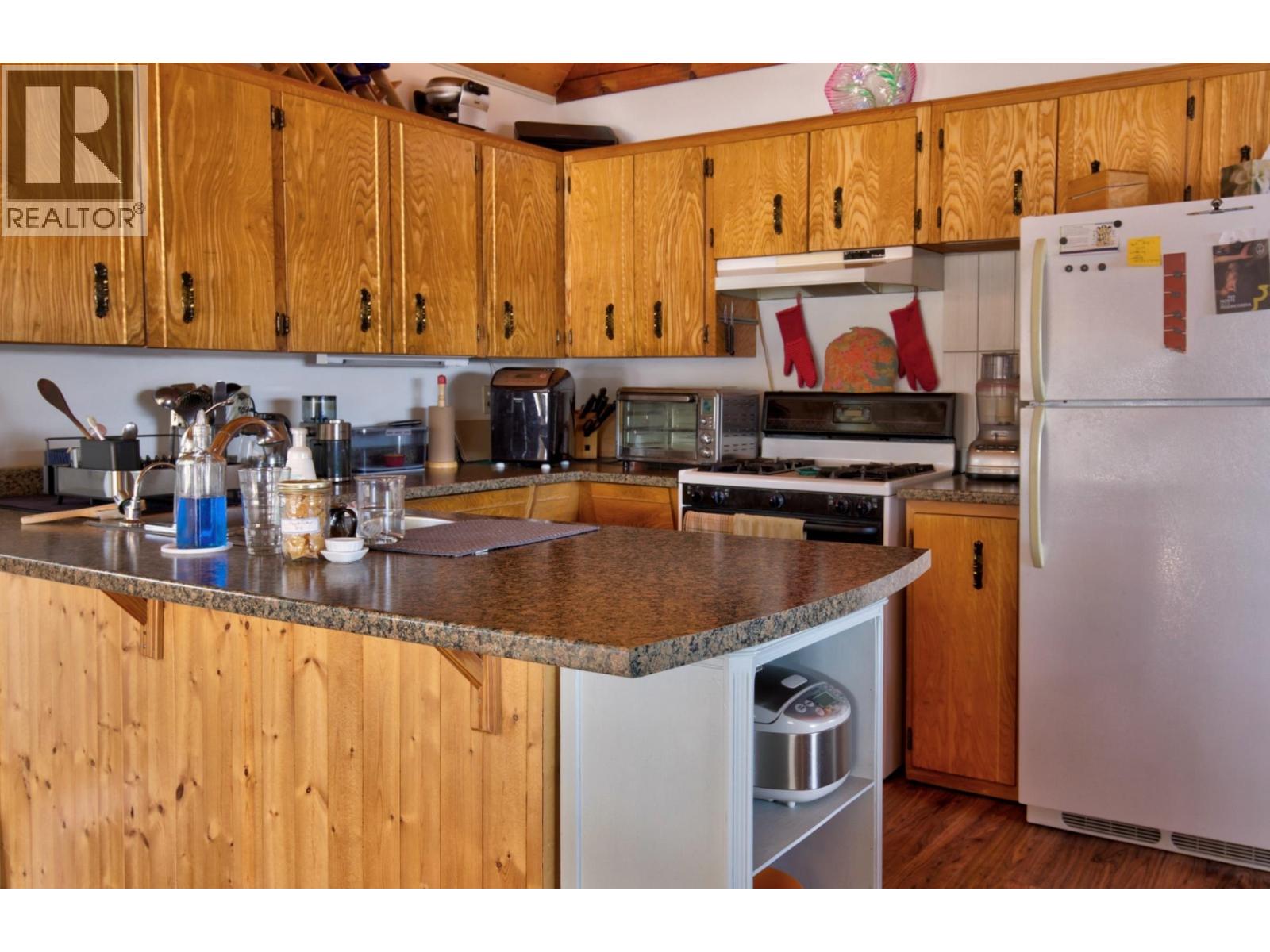 2405 Starlike Lake Road Property Photo 10