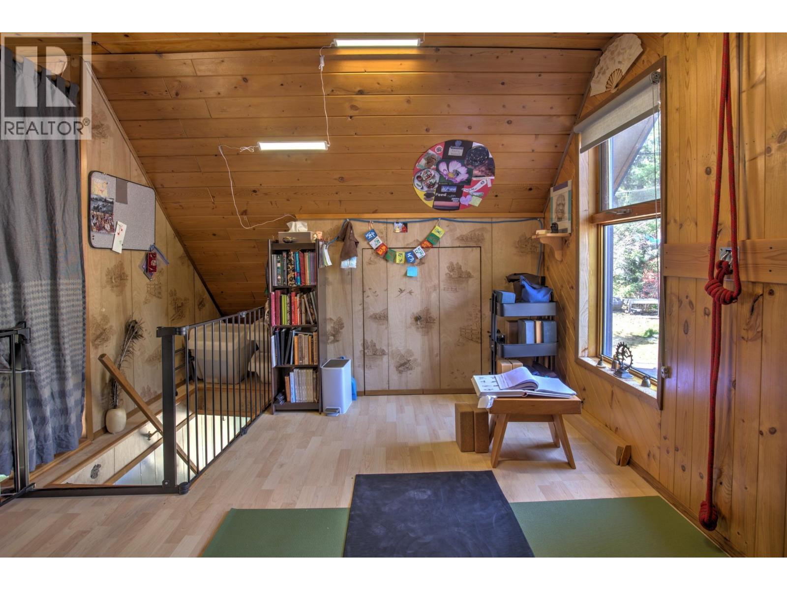 2405 Starlike Lake Road Property Photo 14