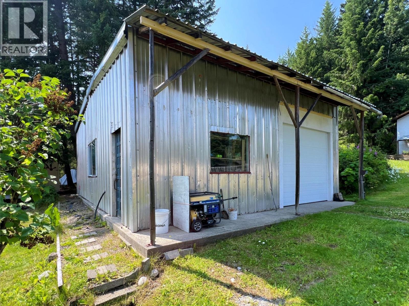 2405 Starlike Lake Road Property Photo 29